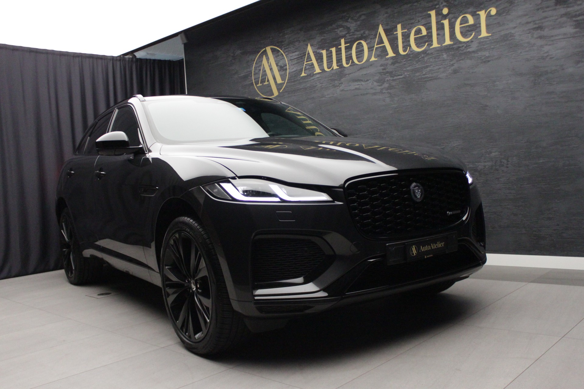JAGUAR F-Pace 3.0 P400 Sport MHEV AWD-image-3
