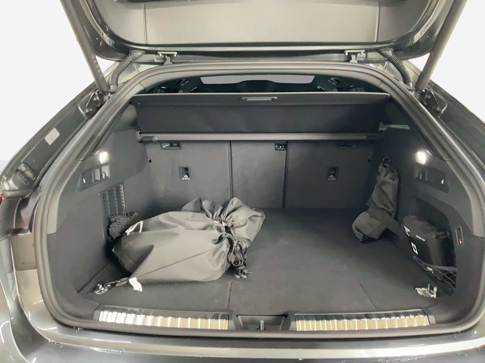 AUDI A5 Avant e-hybrid quattro 270 kW S tronic-image-12