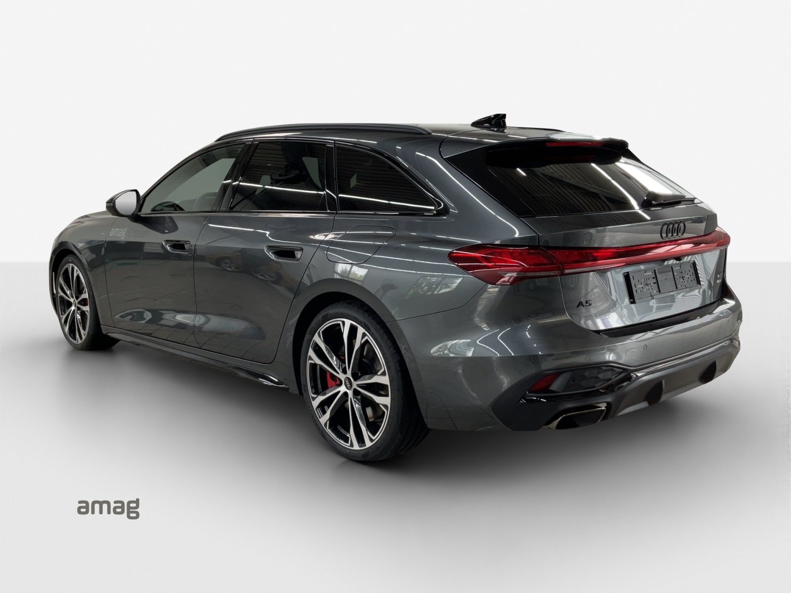 AUDI A5 Avant e-hybrid quattro 270 kW S tronic-image-2