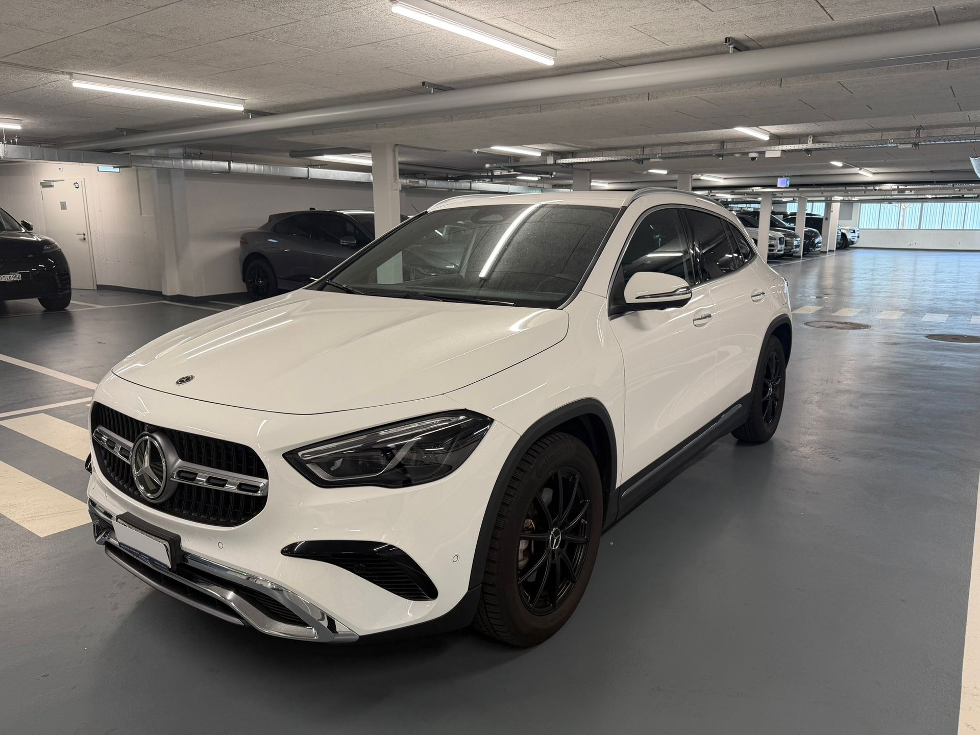 MERCEDES-BENZ GLA 200 7G-DCT-image-0