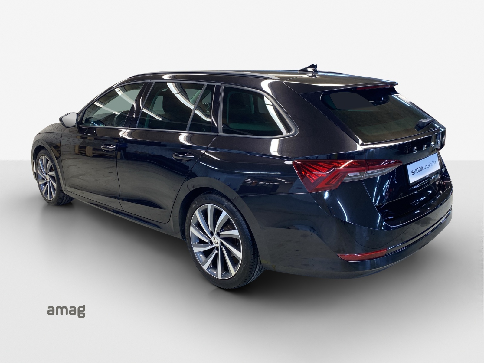SKODA Octavia Combi 1.5 TSI mHEV DSG Style-image-2