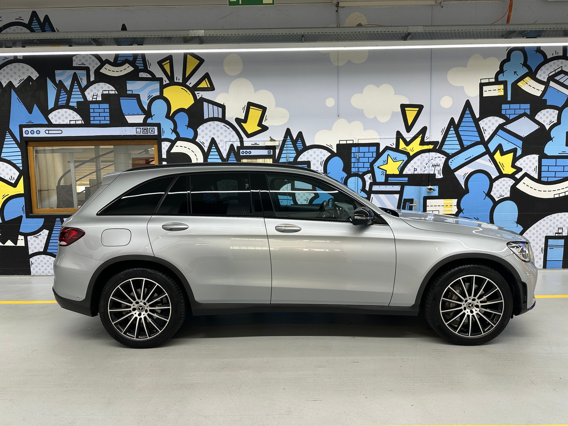 MERCEDES-BENZ GLC 220 d AMG Line 4Matic 9G-Tronic-image-2