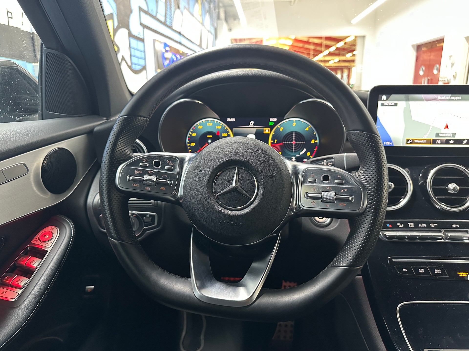 MERCEDES-BENZ GLC 220 d AMG Line 4Matic 9G-Tronic-image-10