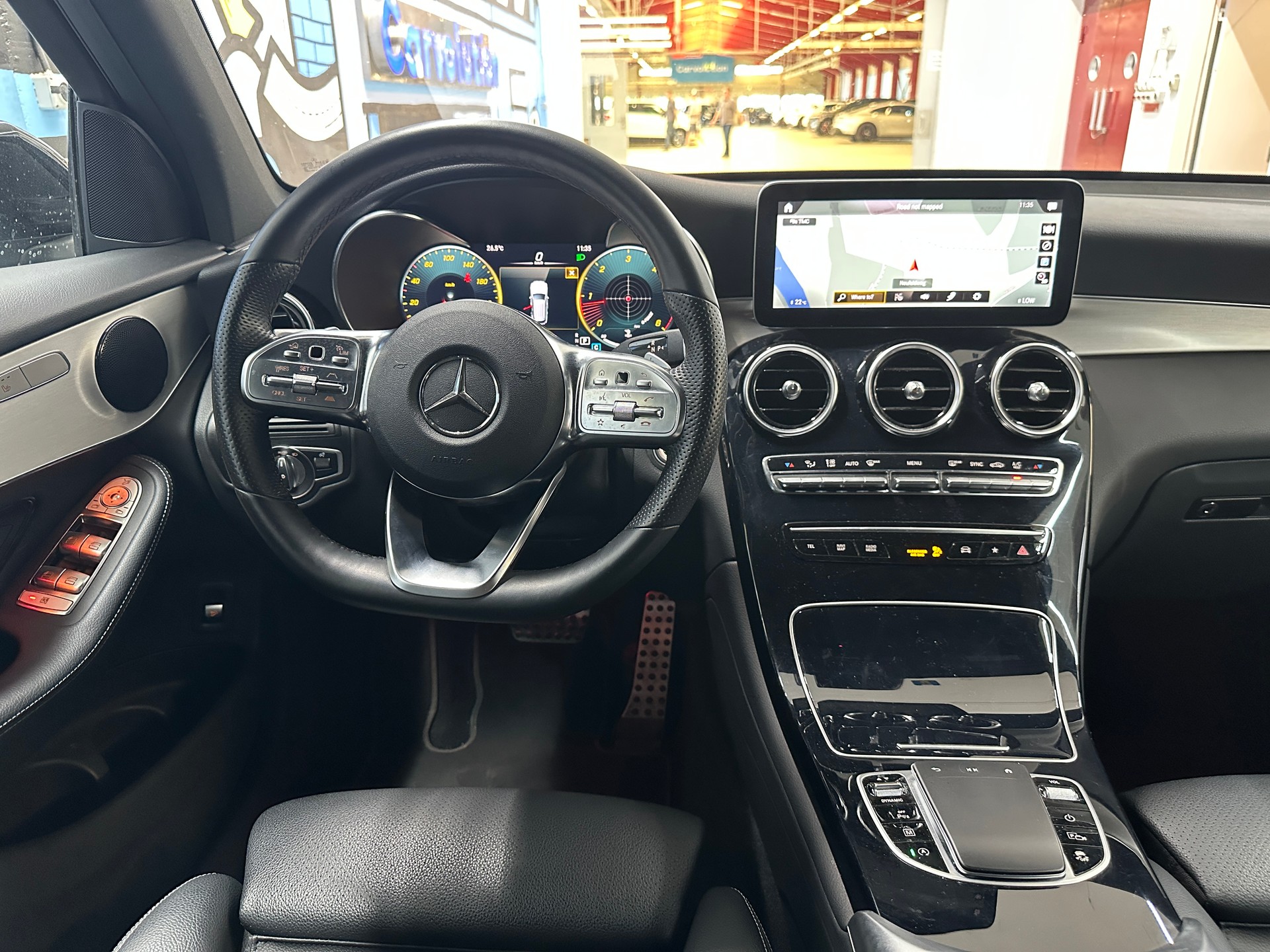 MERCEDES-BENZ GLC 220 d AMG Line 4Matic 9G-Tronic-image-9