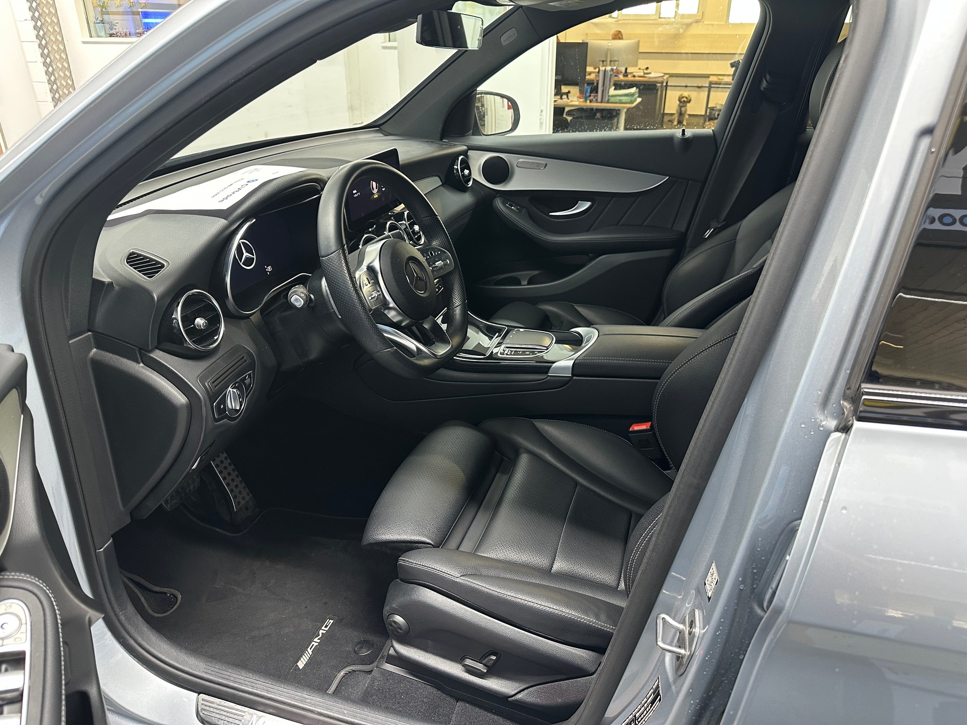 MERCEDES-BENZ GLC 220 d AMG Line 4Matic 9G-Tronic-image-7