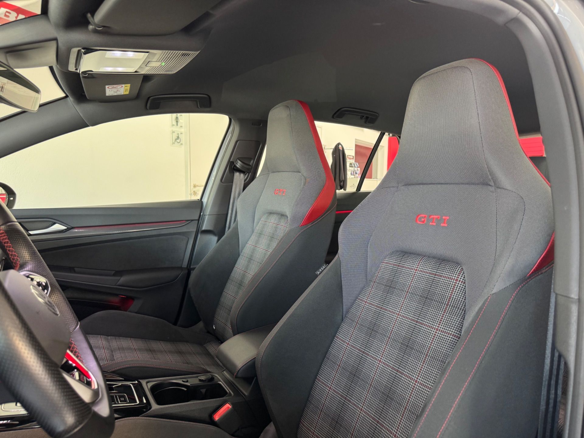 VW Golf 2.0 TSI GTI DSG-image-11