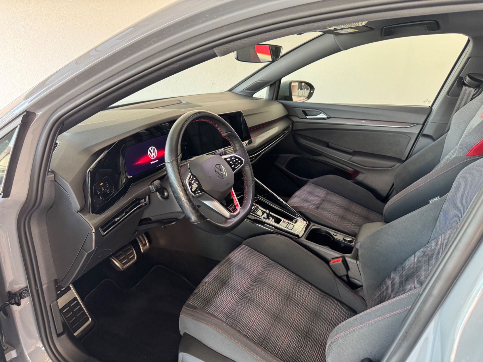 VW Golf 2.0 TSI GTI DSG-image-8