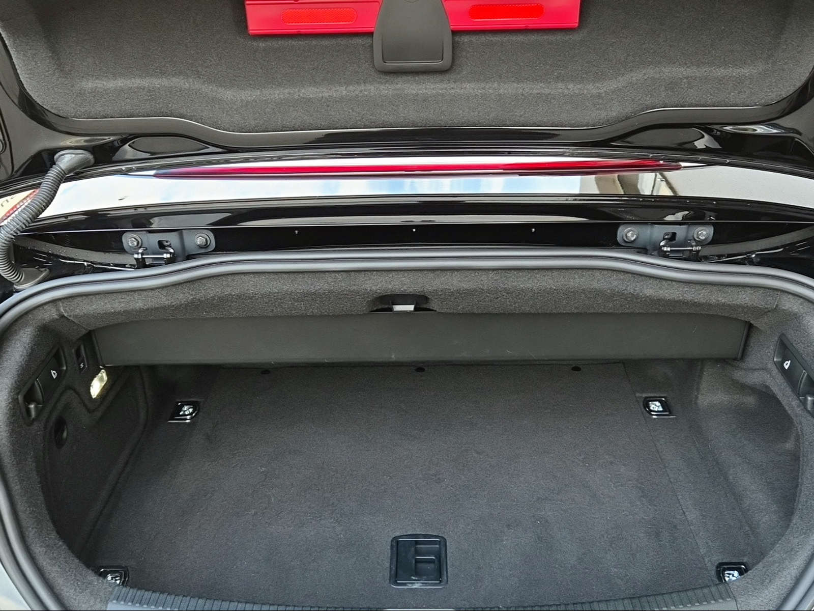 AUDI A5 Cabriolet 40 TFSI S-Line Attraction S-tronic quattro Mythosschwarz Metallic-image-5