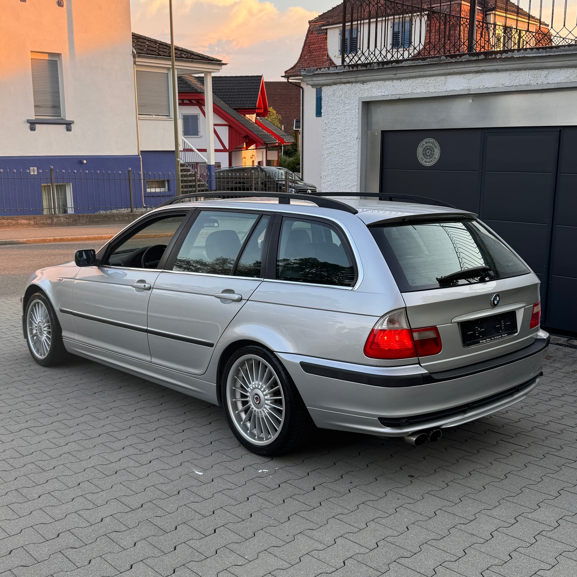 BMW-ALPINA 3.3 4x4-image-1