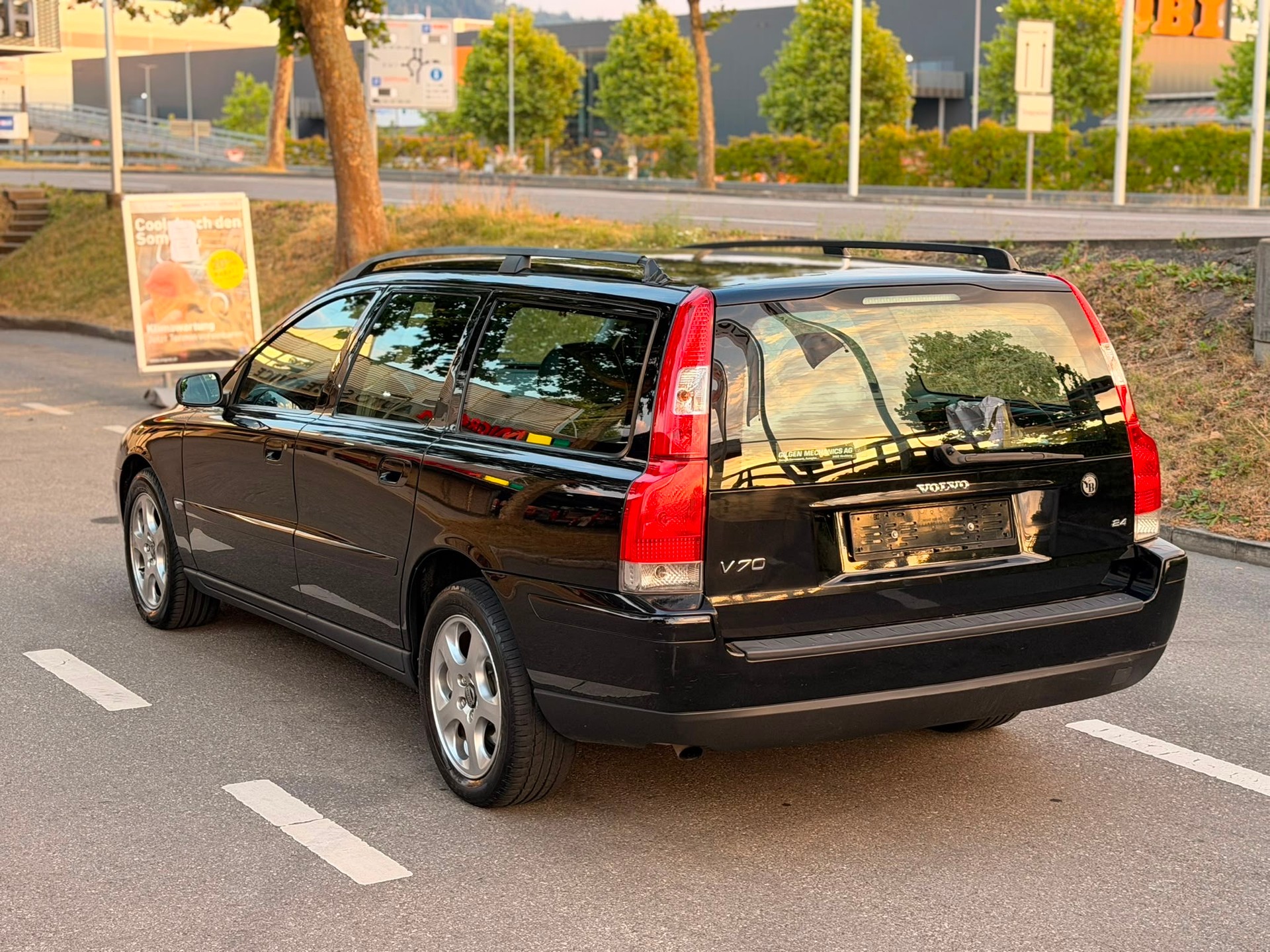 VOLVO V70 2.4 Summum-image-7