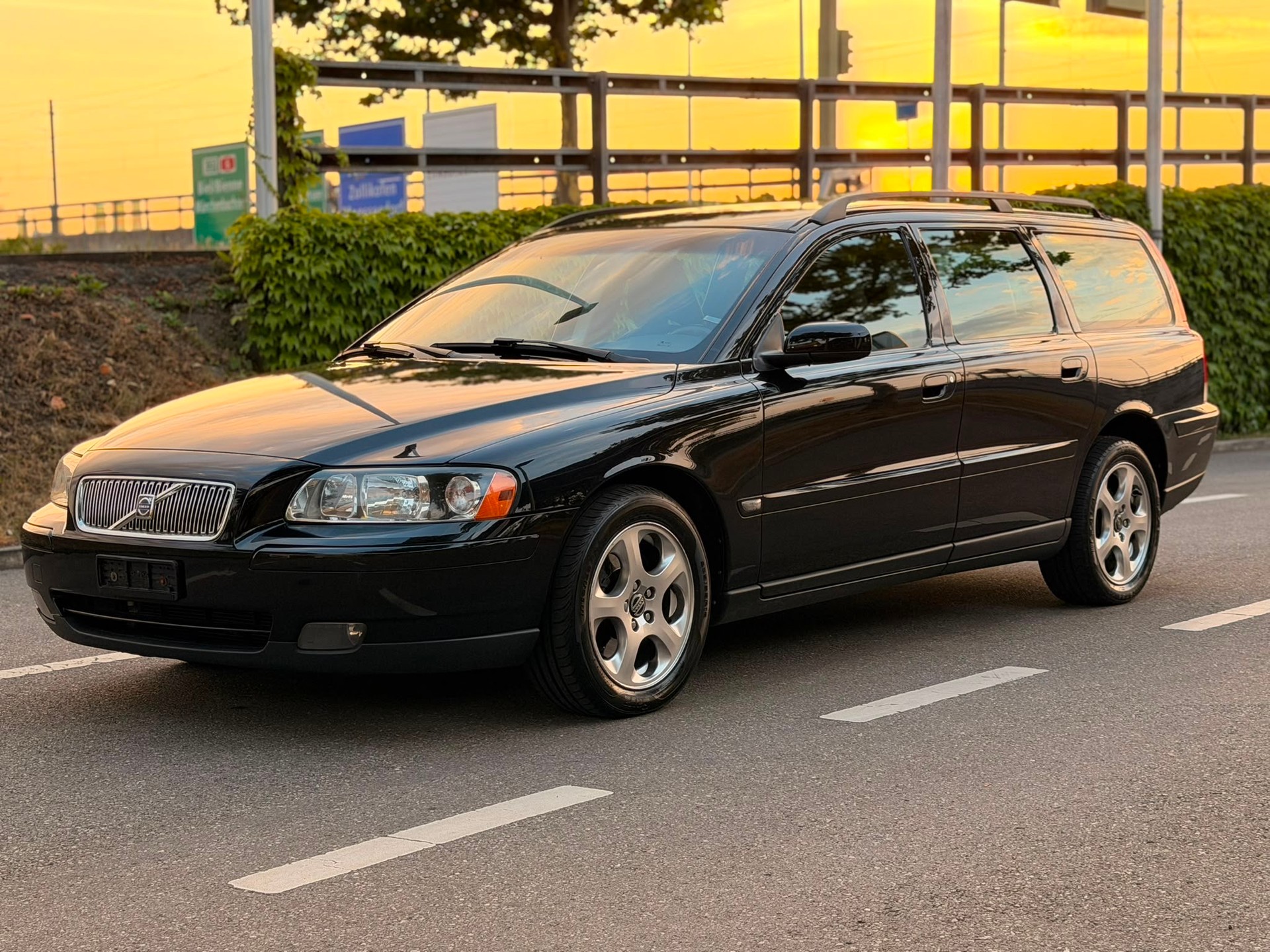 VOLVO V70 2.4 Summum-image-3