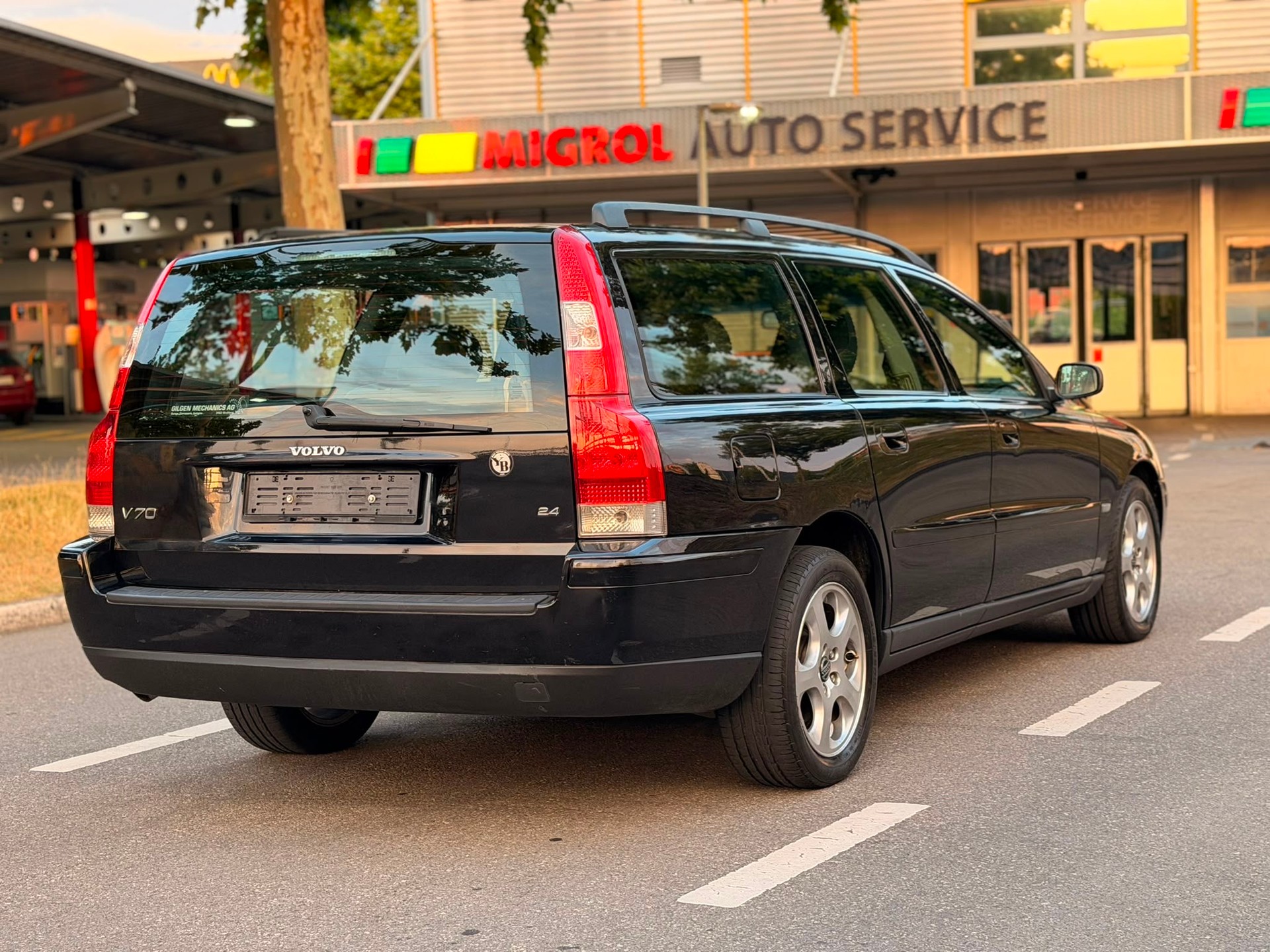 VOLVO V70 2.4 Summum-image-6