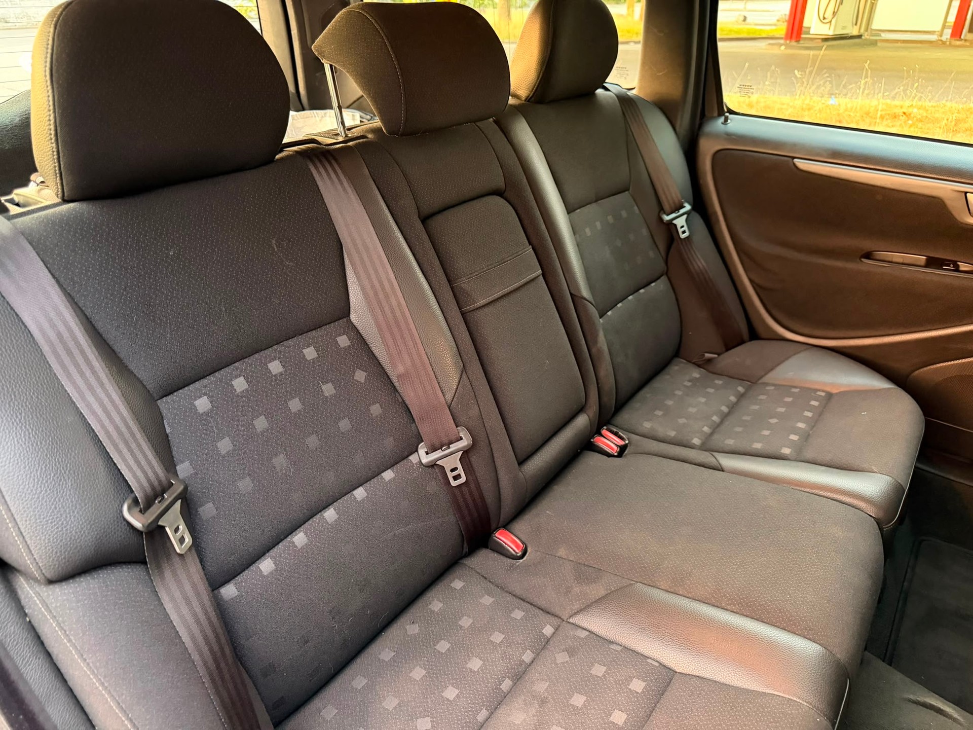 VOLVO V70 2.4 Summum-image-15