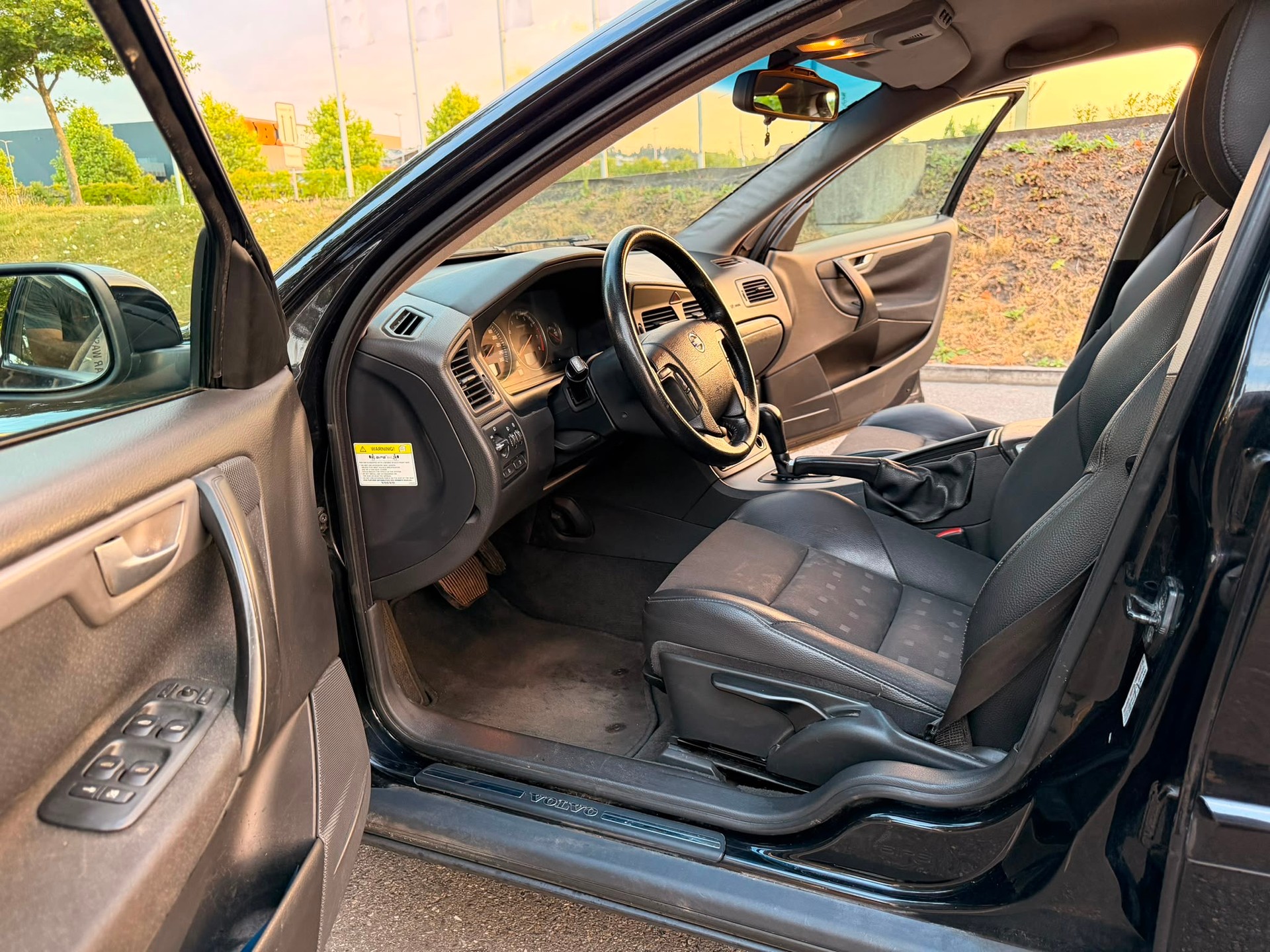 VOLVO V70 2.4 Summum-image-13
