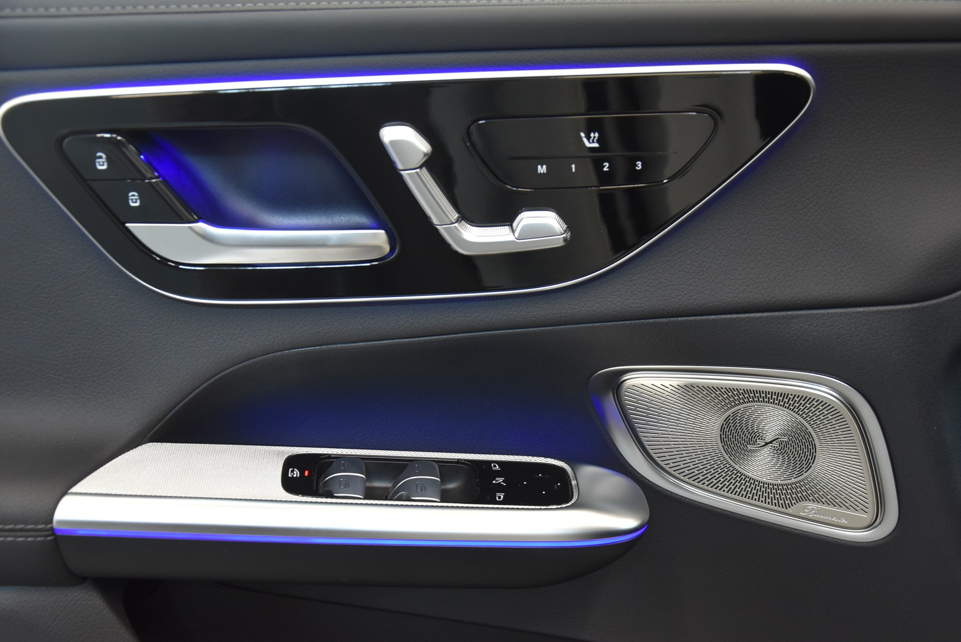 MERCEDES-BENZ GLC 300 4Matic AMG Line 9G-Tronic-image-7