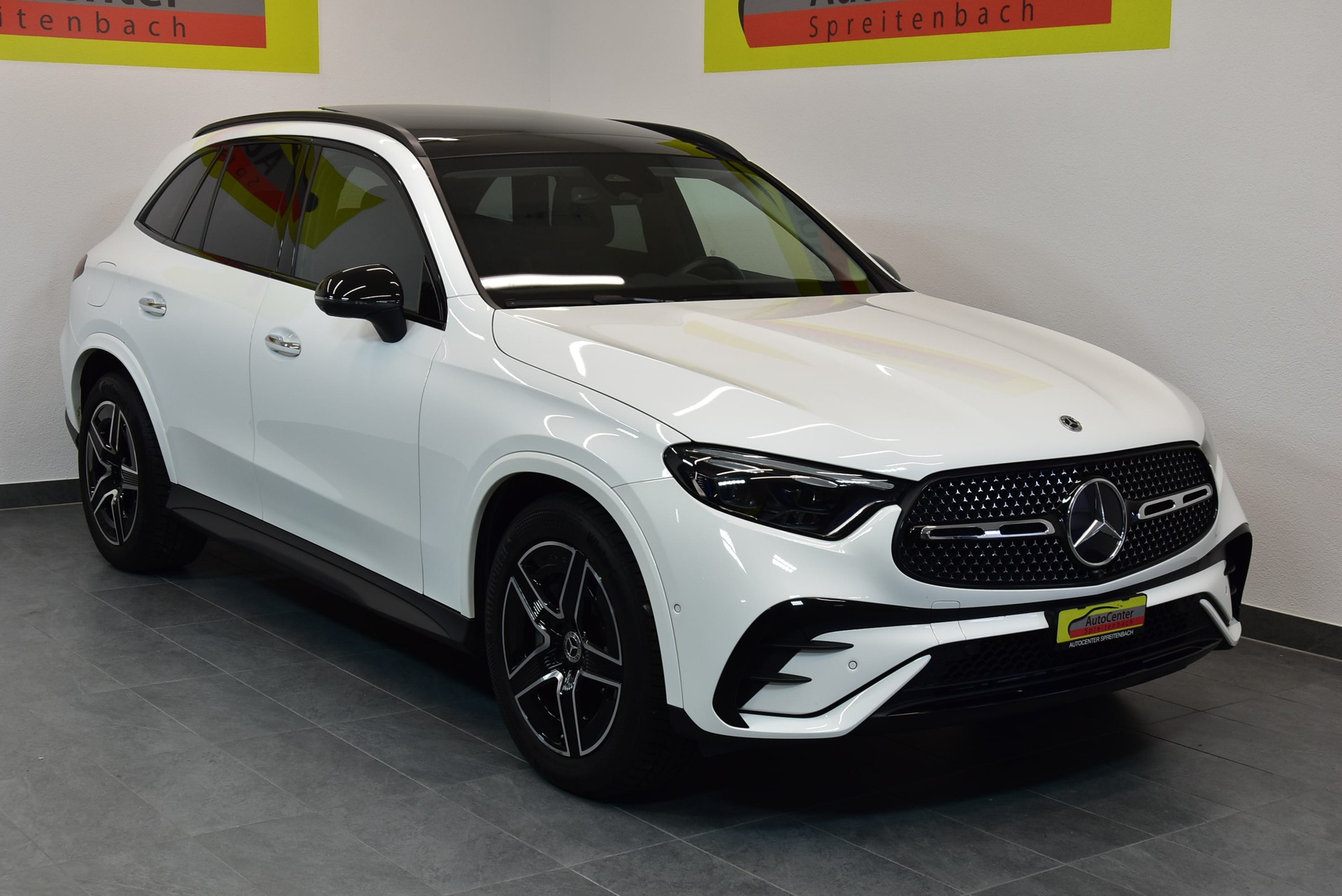 MERCEDES-BENZ GLC 300 4Matic AMG Line 9G-Tronic-image-0