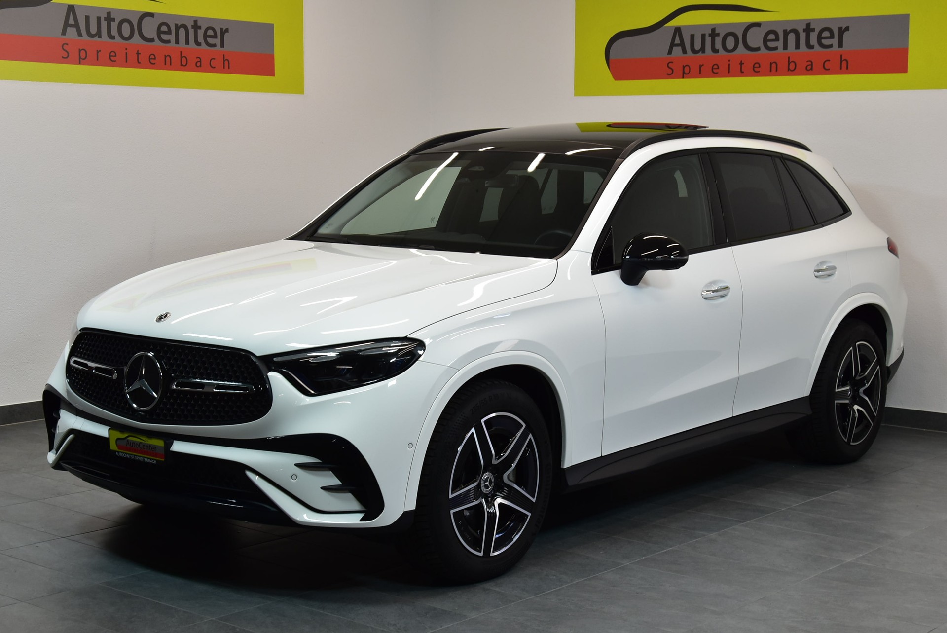 MERCEDES-BENZ GLC 300 4Matic AMG Line 9G-Tronic-image-1