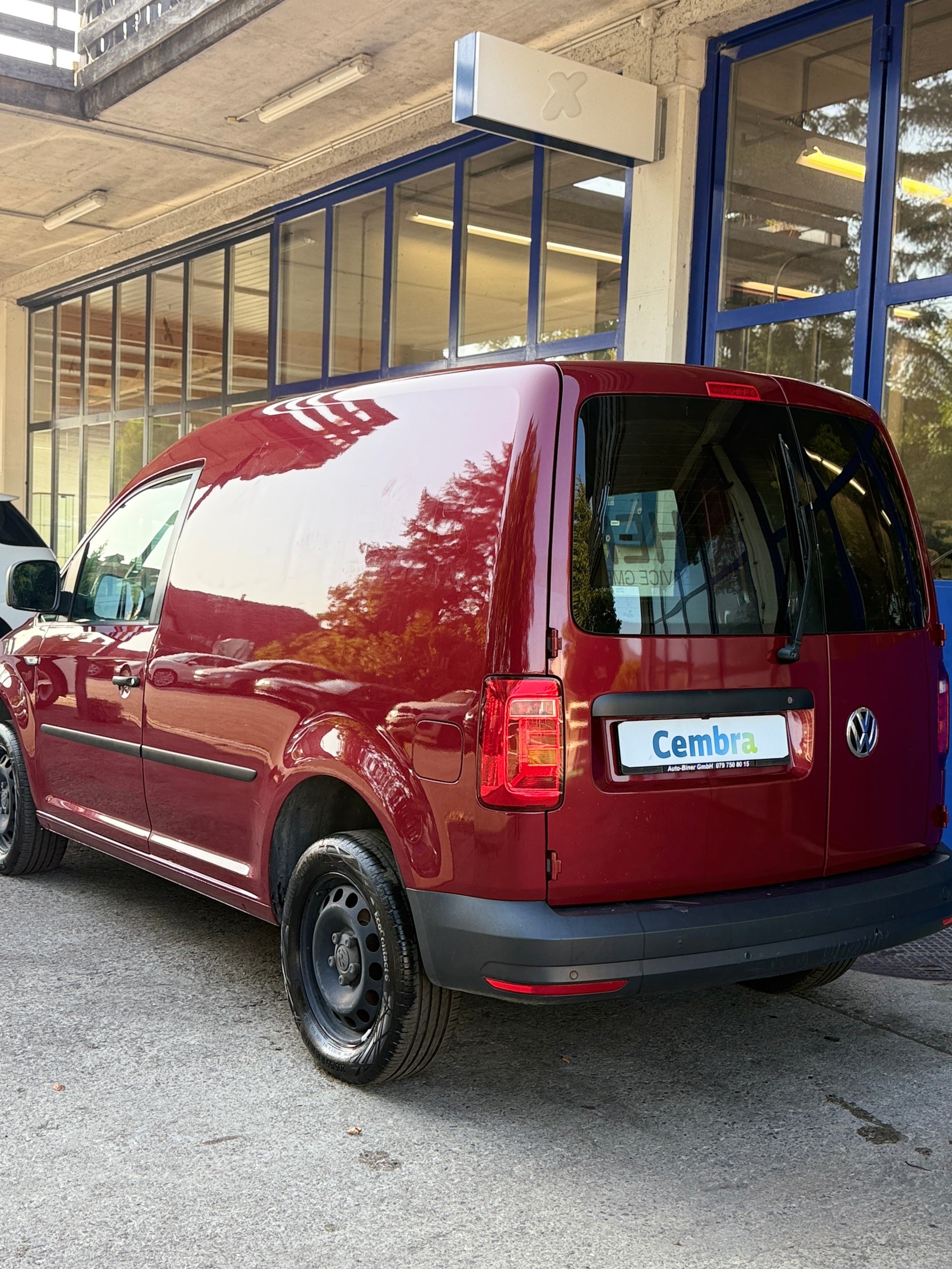 VW Caddy 2.0TDI 4Motion BlueMotion Technology-image-2