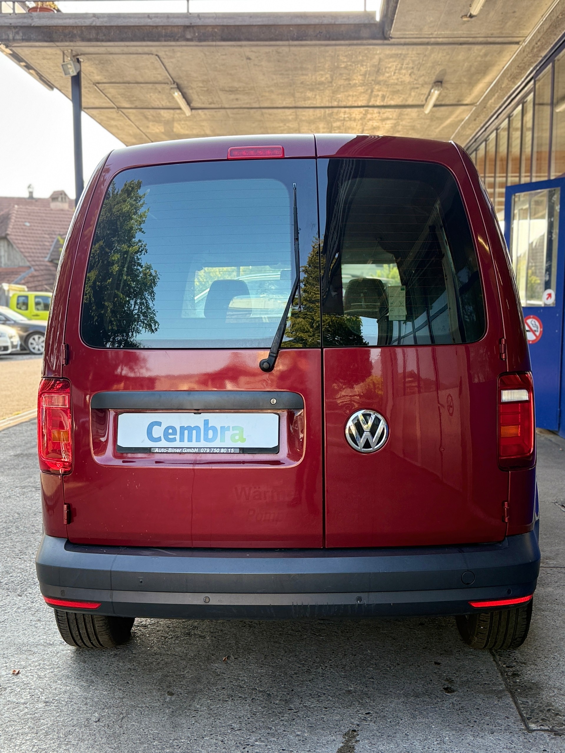 VW Caddy 2.0TDI 4Motion BlueMotion Technology-image-3