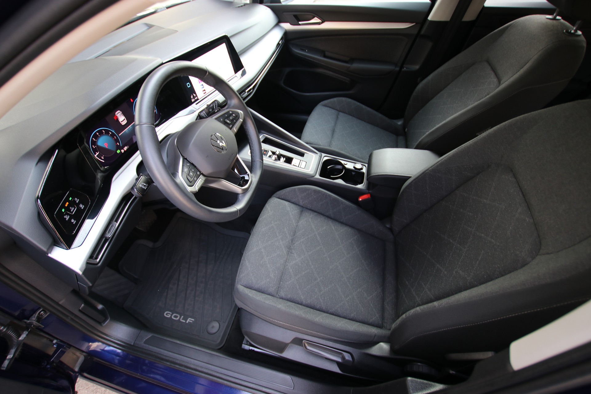 VW Golf 1.5 e TSI ACT Life DSG-image-11