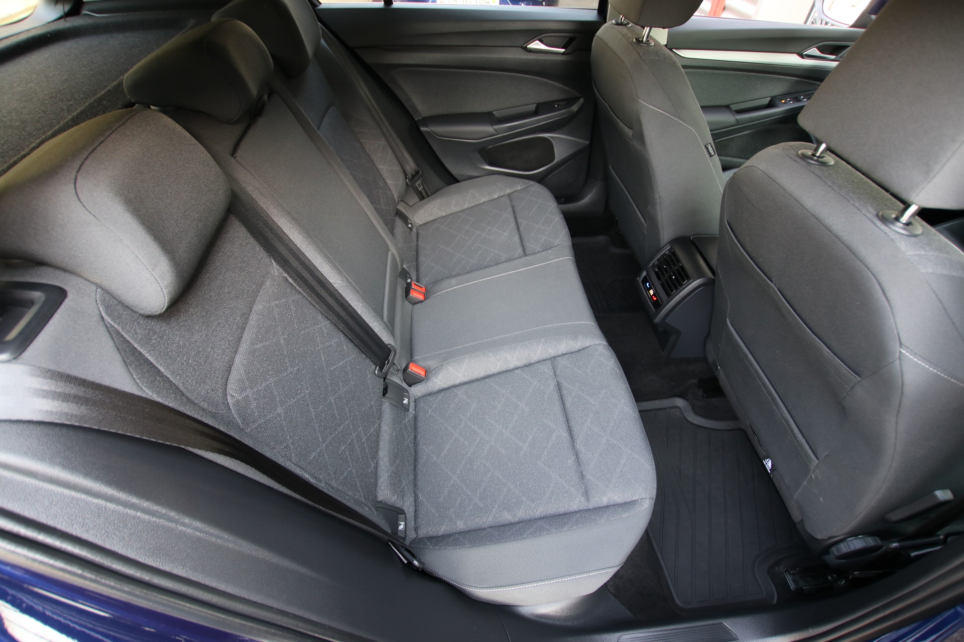 VW Golf 1.5 e TSI ACT Life DSG-image-14