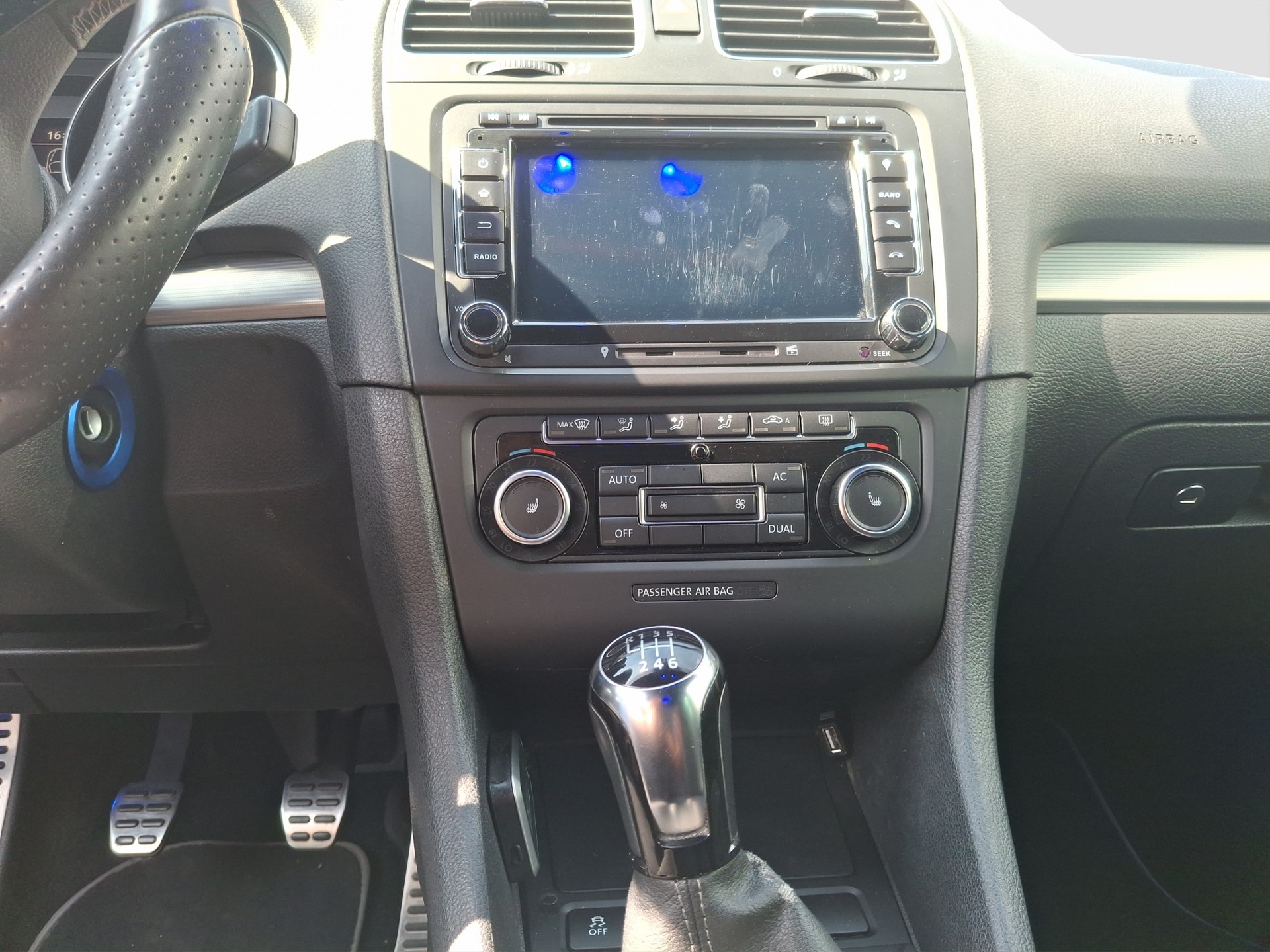 VW Golf 2.0 TSI R Team 4Motion-image-8