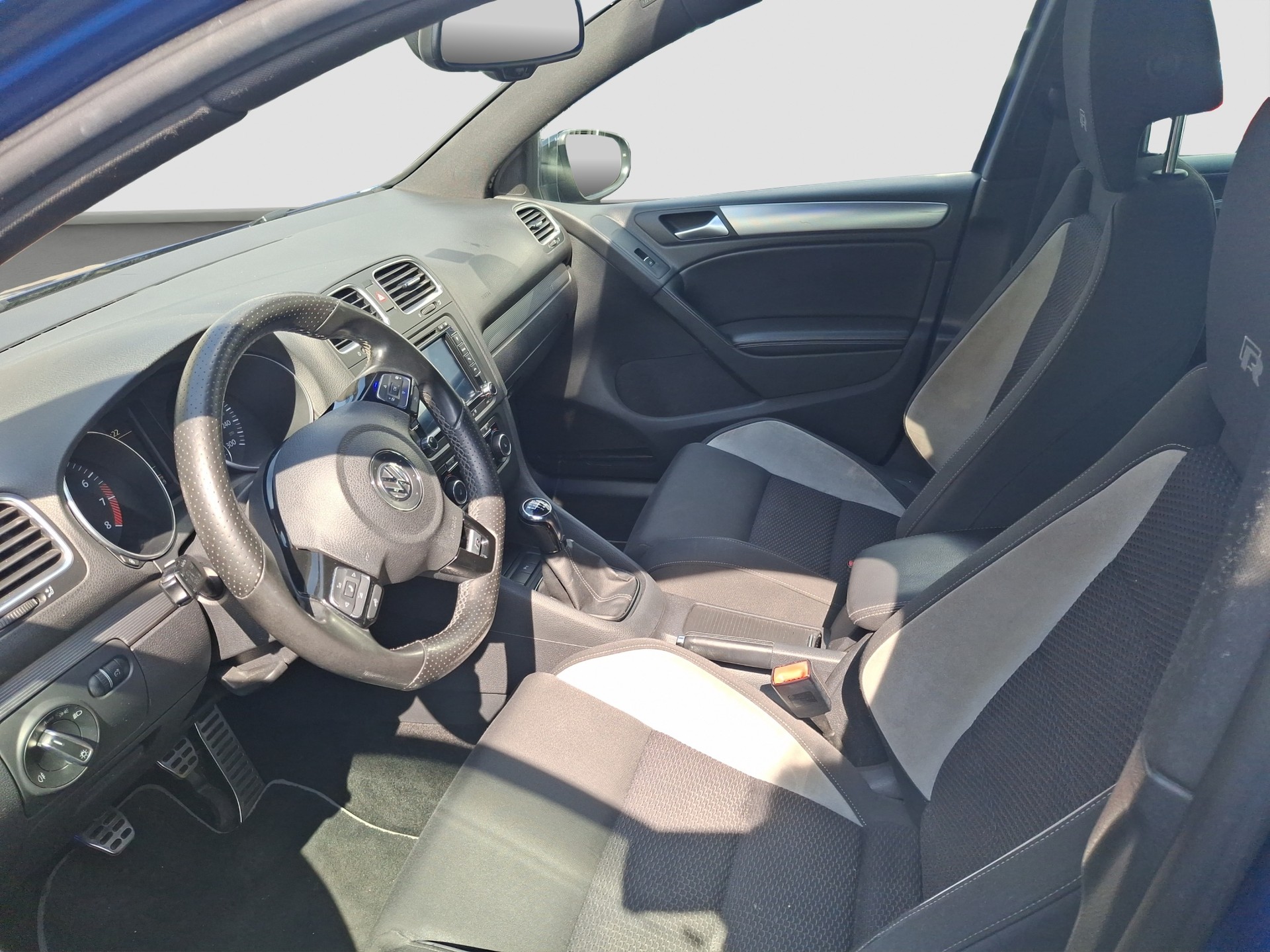 VW Golf 2.0 TSI R Team 4Motion-image-6