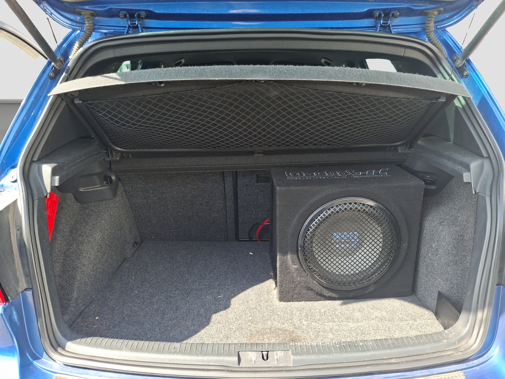 VW Golf 2.0 TSI R Team 4Motion-image-5