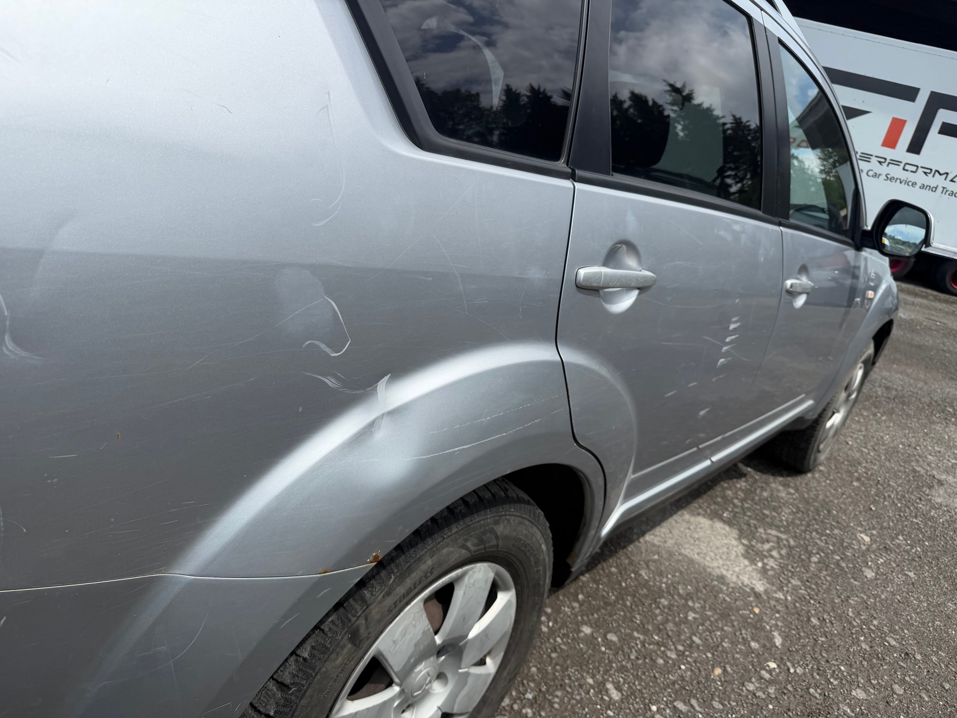 MITSUBISHI Outlander 2.2 DID Intense 4WD-image-9
