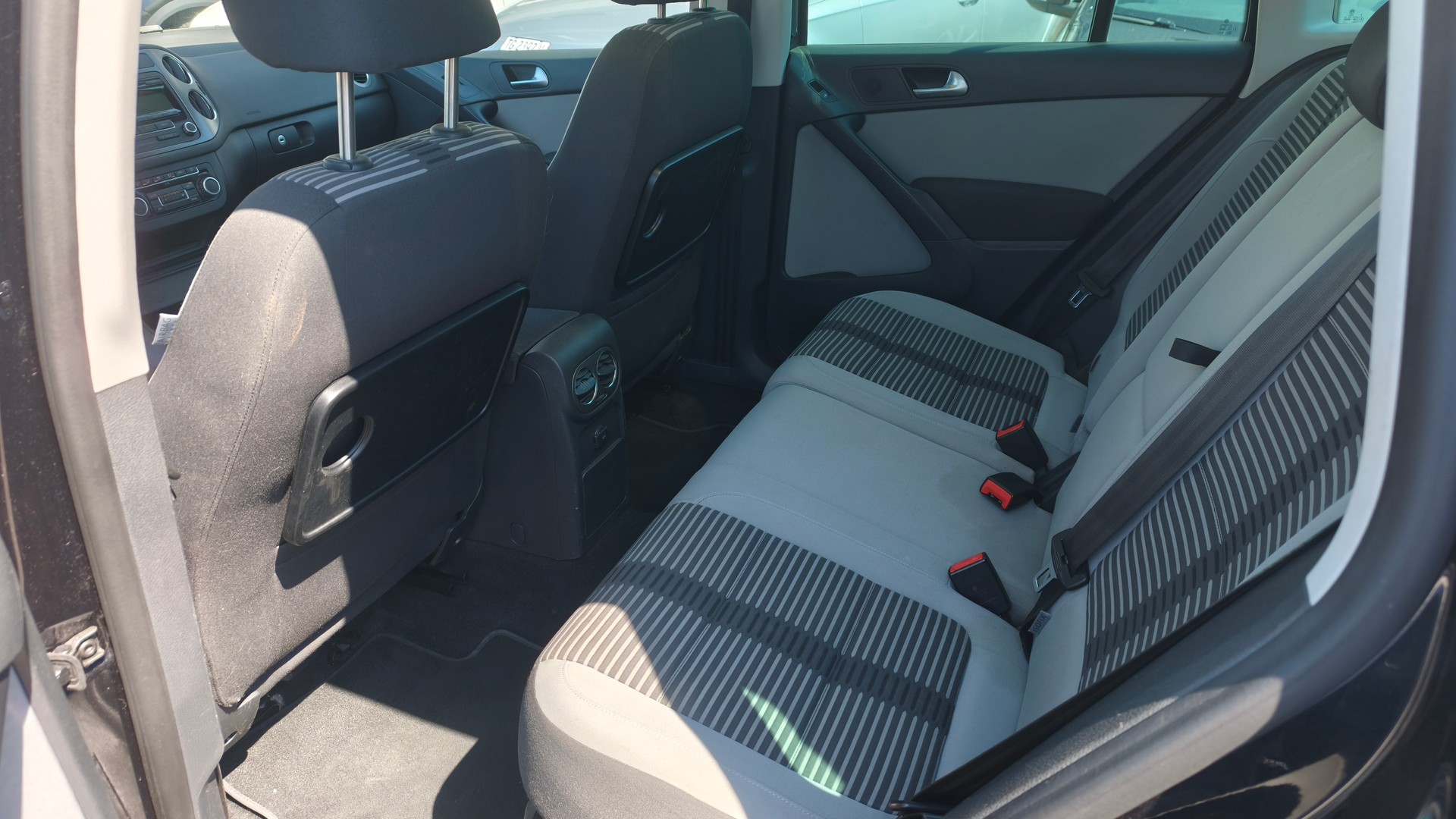 VW Tiguan 2.0 TSI Sport&Style-image-14