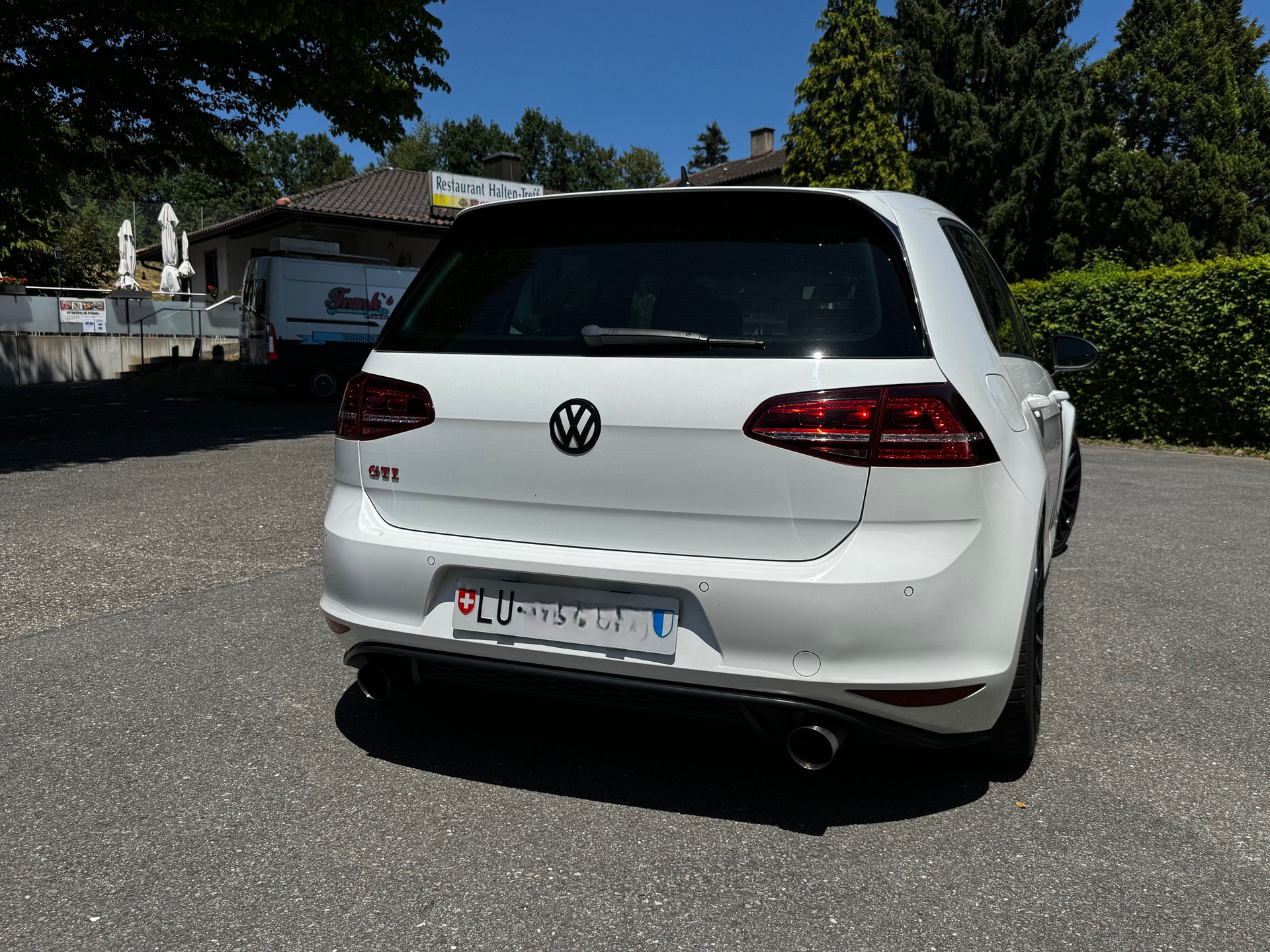 VW Golf 2.0 TSI GTI Performance DSG-image-3