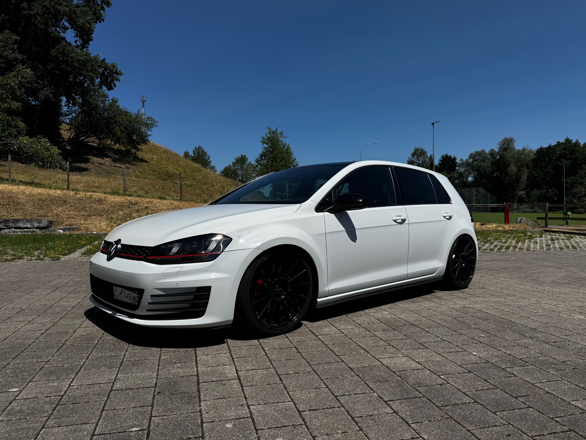 VW Golf 2.0 TSI GTI Performance DSG-image-1