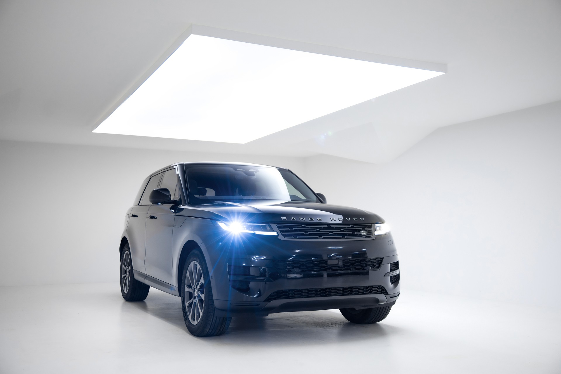 LAND ROVER Range Rover Sport D250 3.0 TD6 MHEV Dynamic SE Automatic-image-5