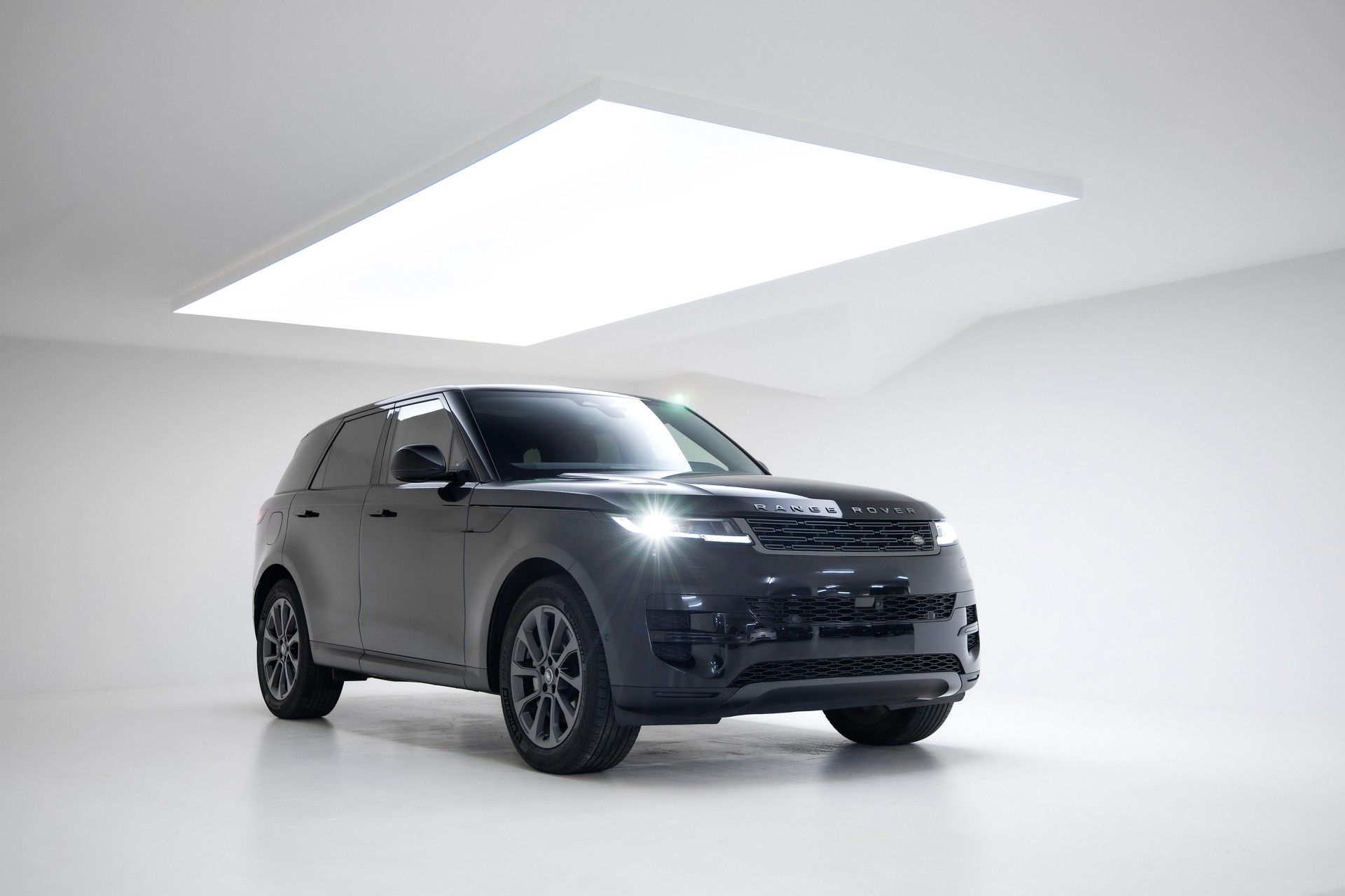 LAND ROVER Range Rover Sport D250 3.0 TD6 MHEV Dynamic SE Automatic-image-6