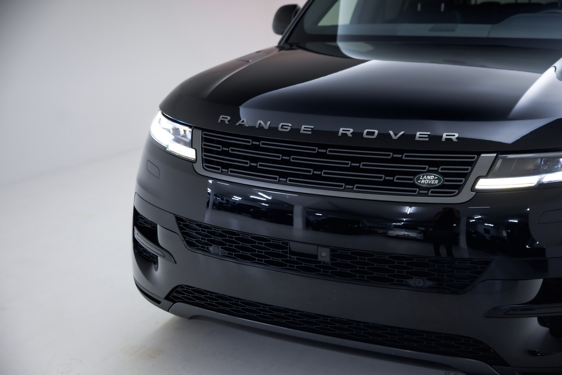 LAND ROVER Range Rover Sport D250 3.0 TD6 MHEV Dynamic SE Automatic-image-11