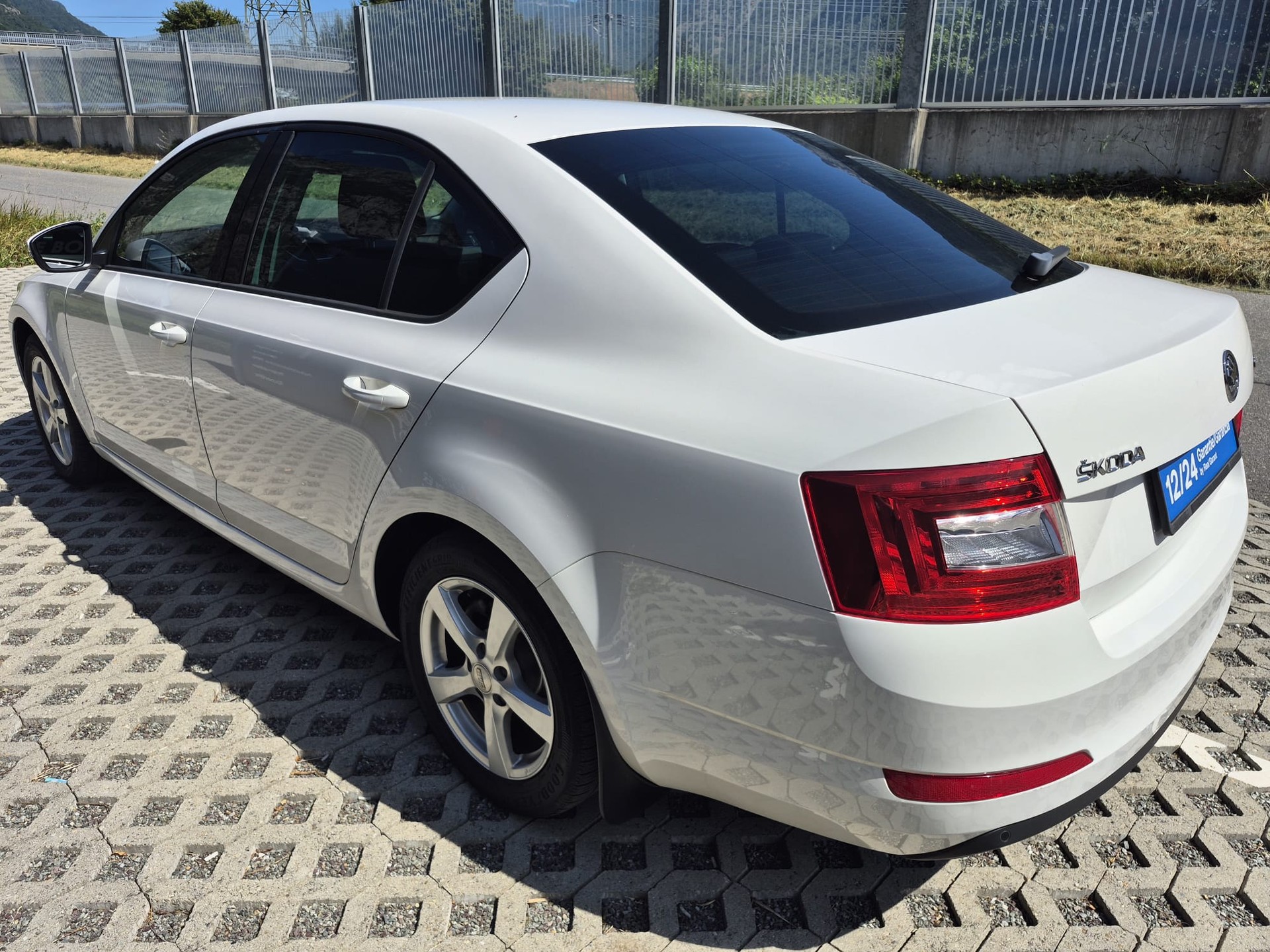 SKODA Octavia 1.4 TSI Ambition DSG-image-4