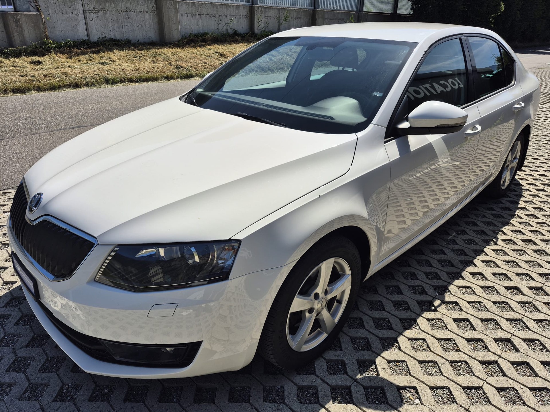 SKODA Octavia 1.4 TSI Ambition DSG-image-1
