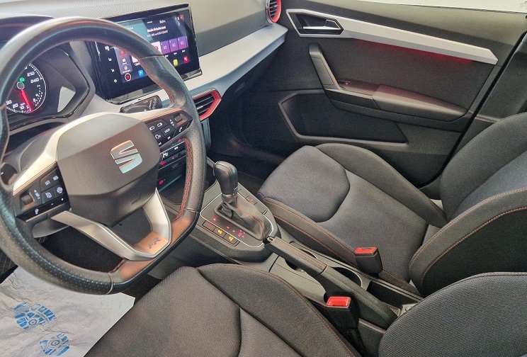 SEAT Ibiza 1.0 TSI HOLA FR DSG-image-11