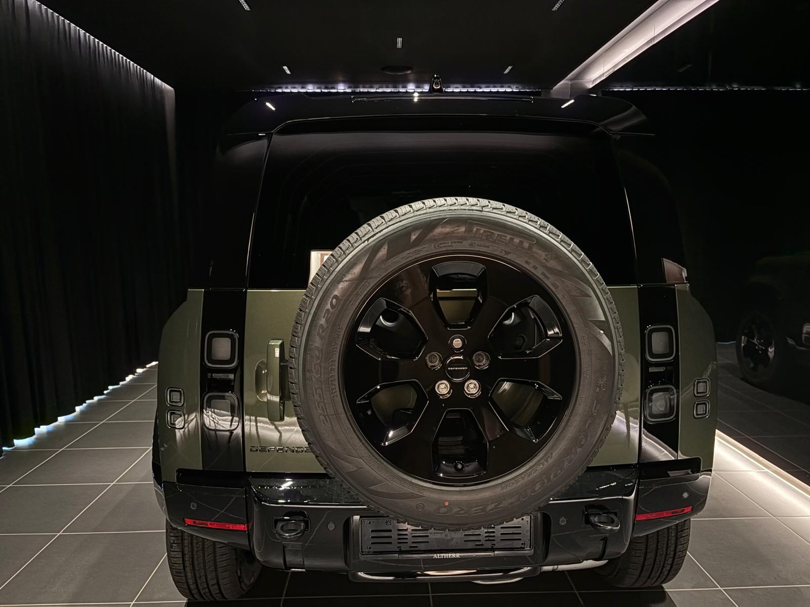 LAND ROVER Defender 110 3.0 D I6 250 X-Dynamic SE-image-3