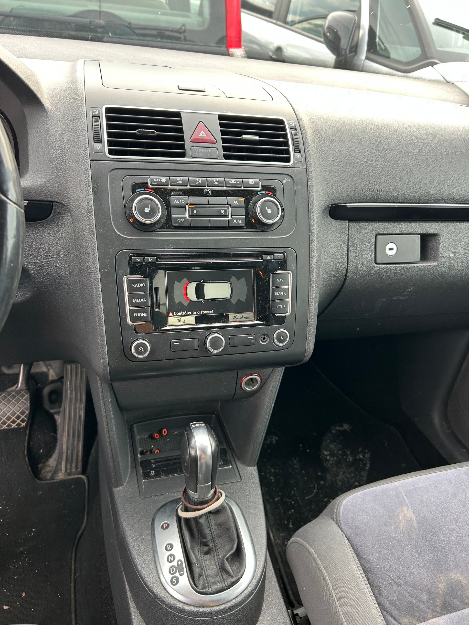 VW Touran 1.6 TDI Trendline DSG-image-4