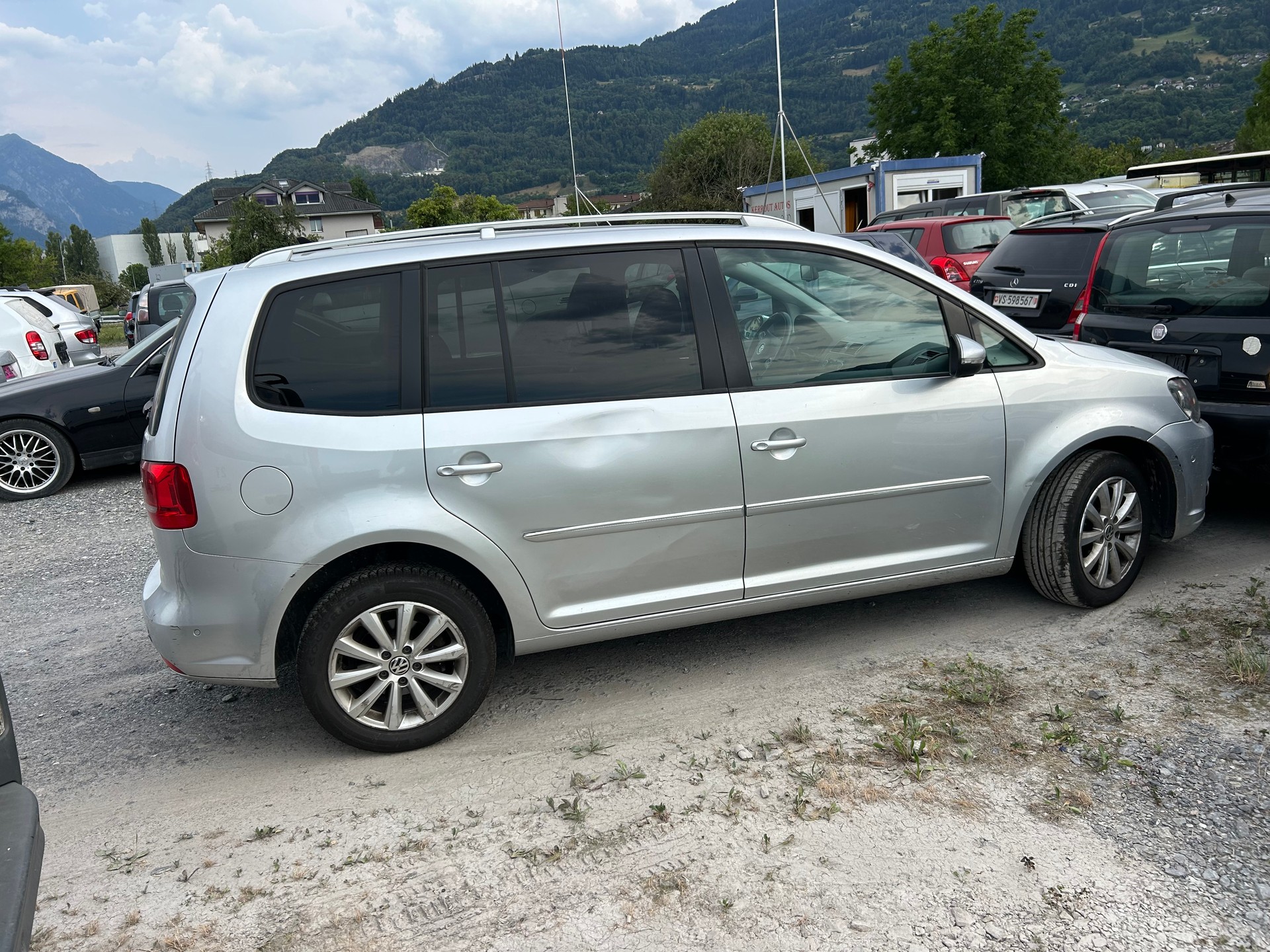 VW Touran 1.6 TDI Trendline DSG-image-2