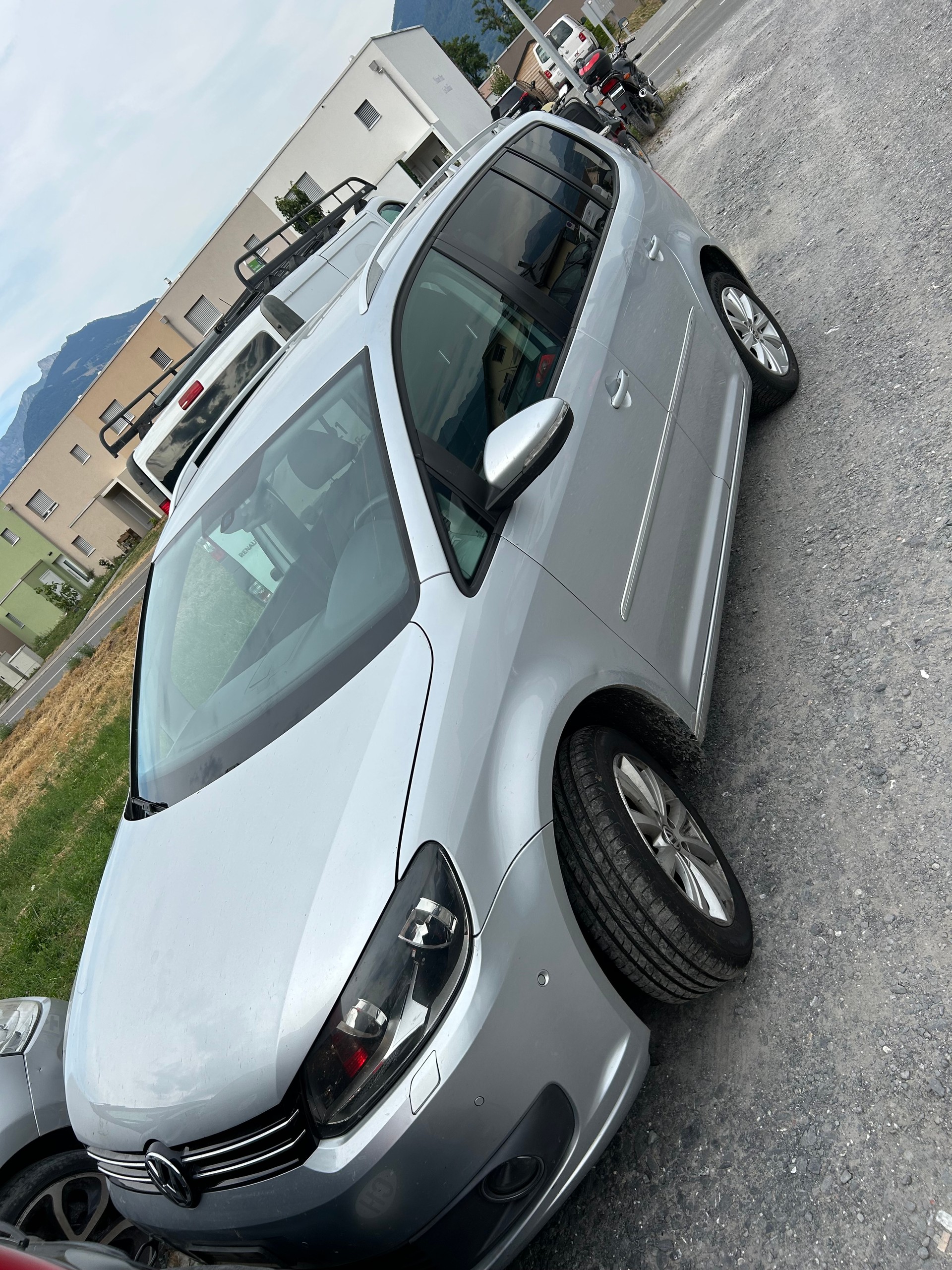 VW Touran 1.6 TDI Trendline DSG-image-0