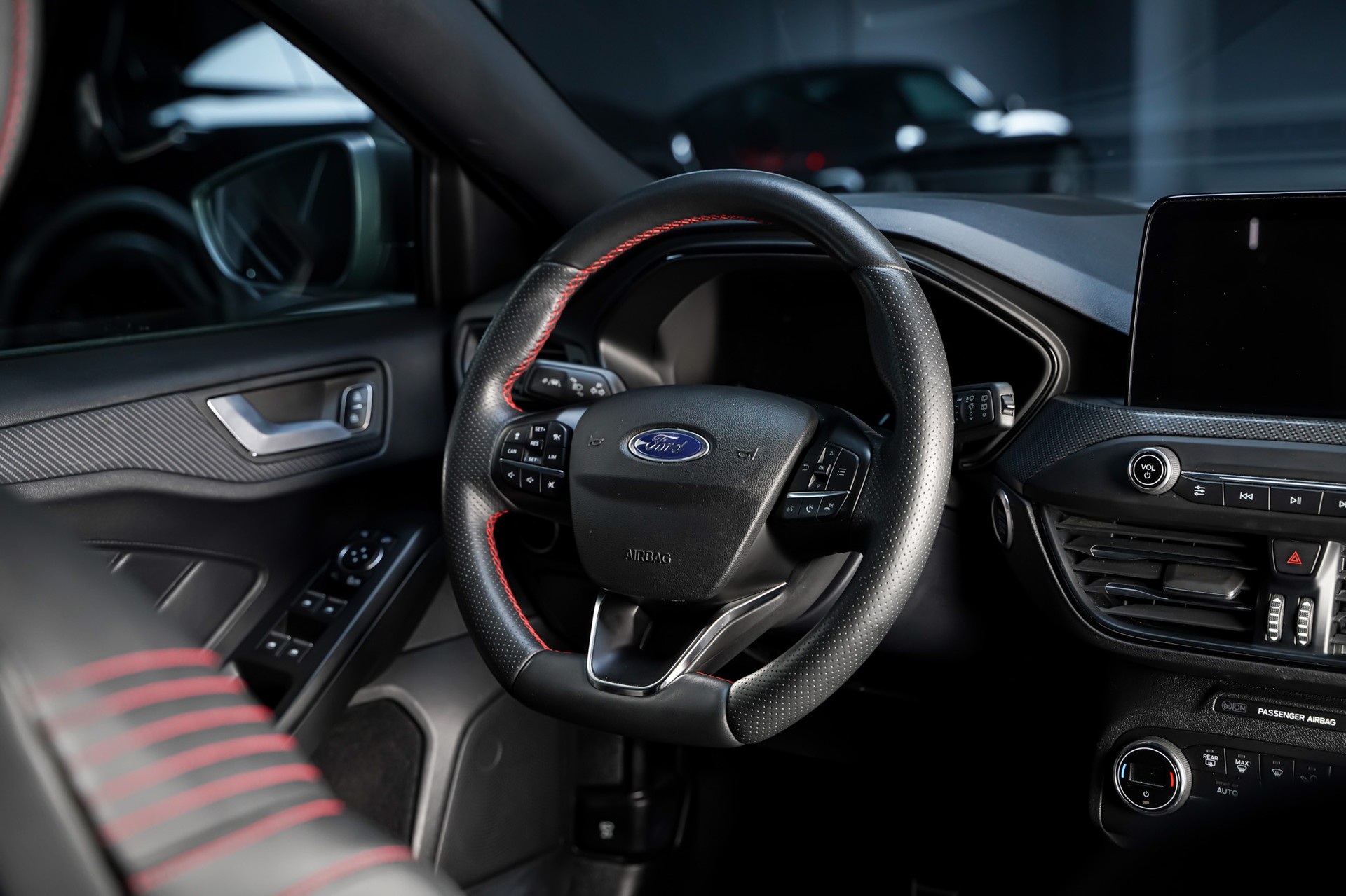 FORD Focus 1.0 SCTi ST Line-image-18