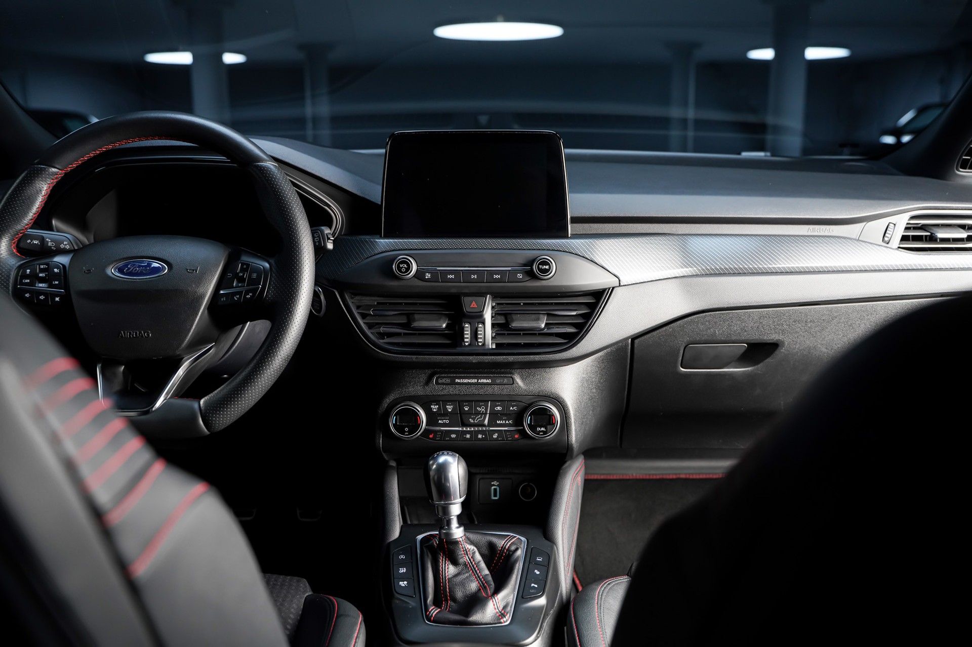 FORD Focus 1.0 SCTi ST Line-image-19