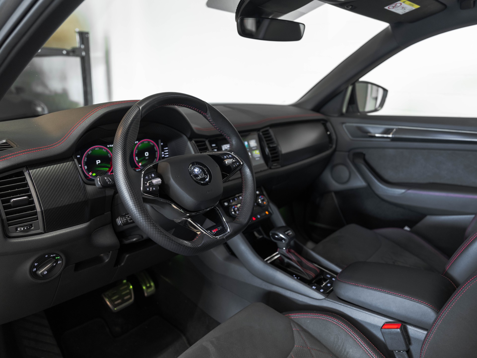 SKODA Kodiaq 2.0 TSI 4x4 RS-image-6
