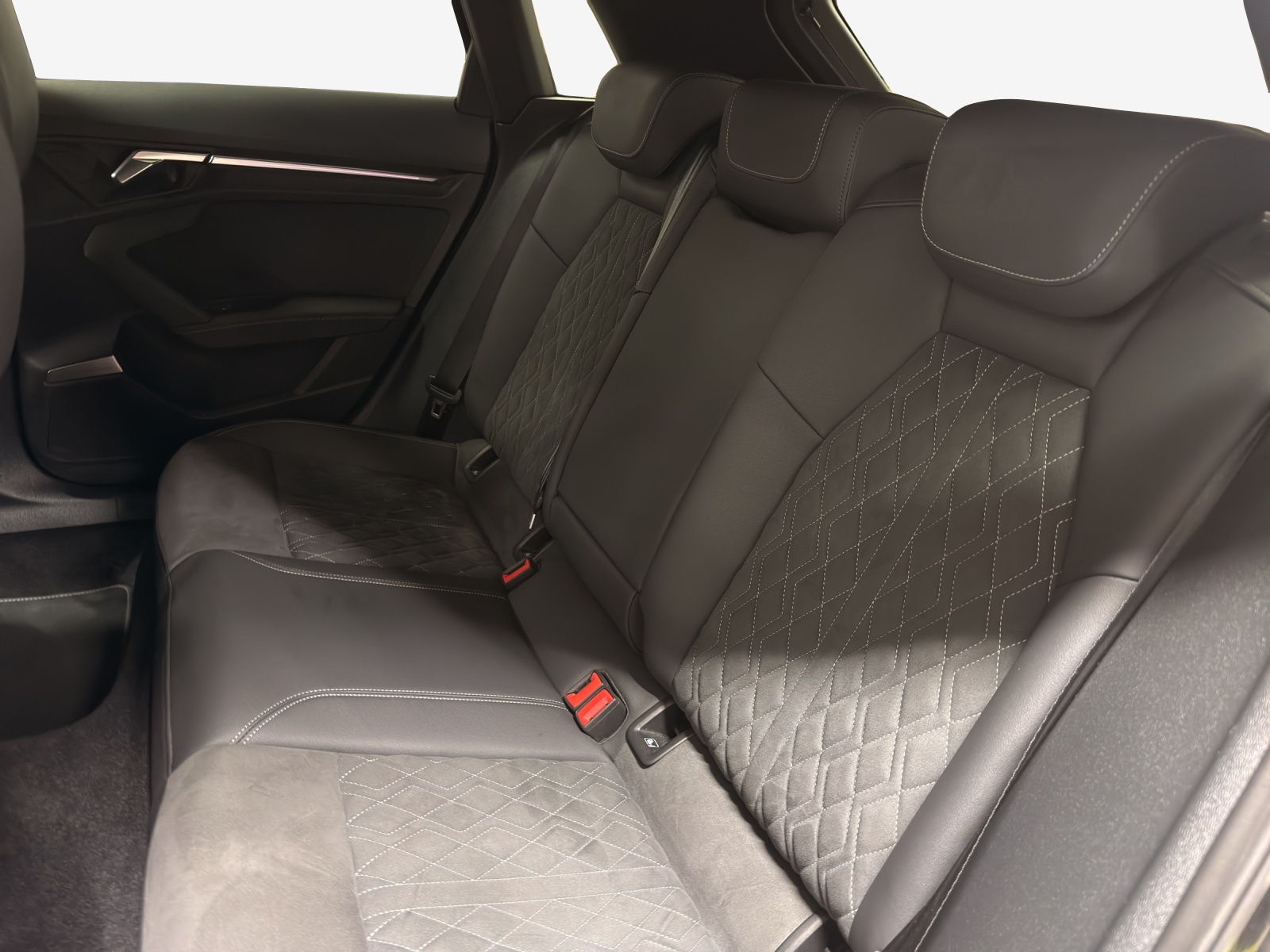 AUDI A3 Sportback 40 TFSI S line quattro S-tronic-image-11