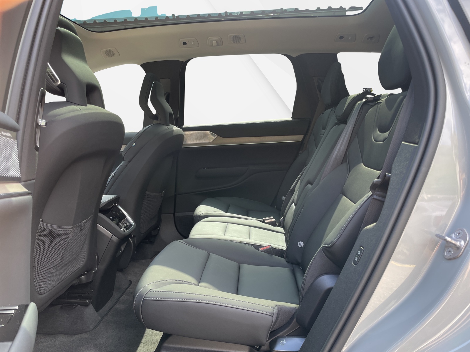 VOLVO EX 90 Twin Performance Ultra AWDD-image-13