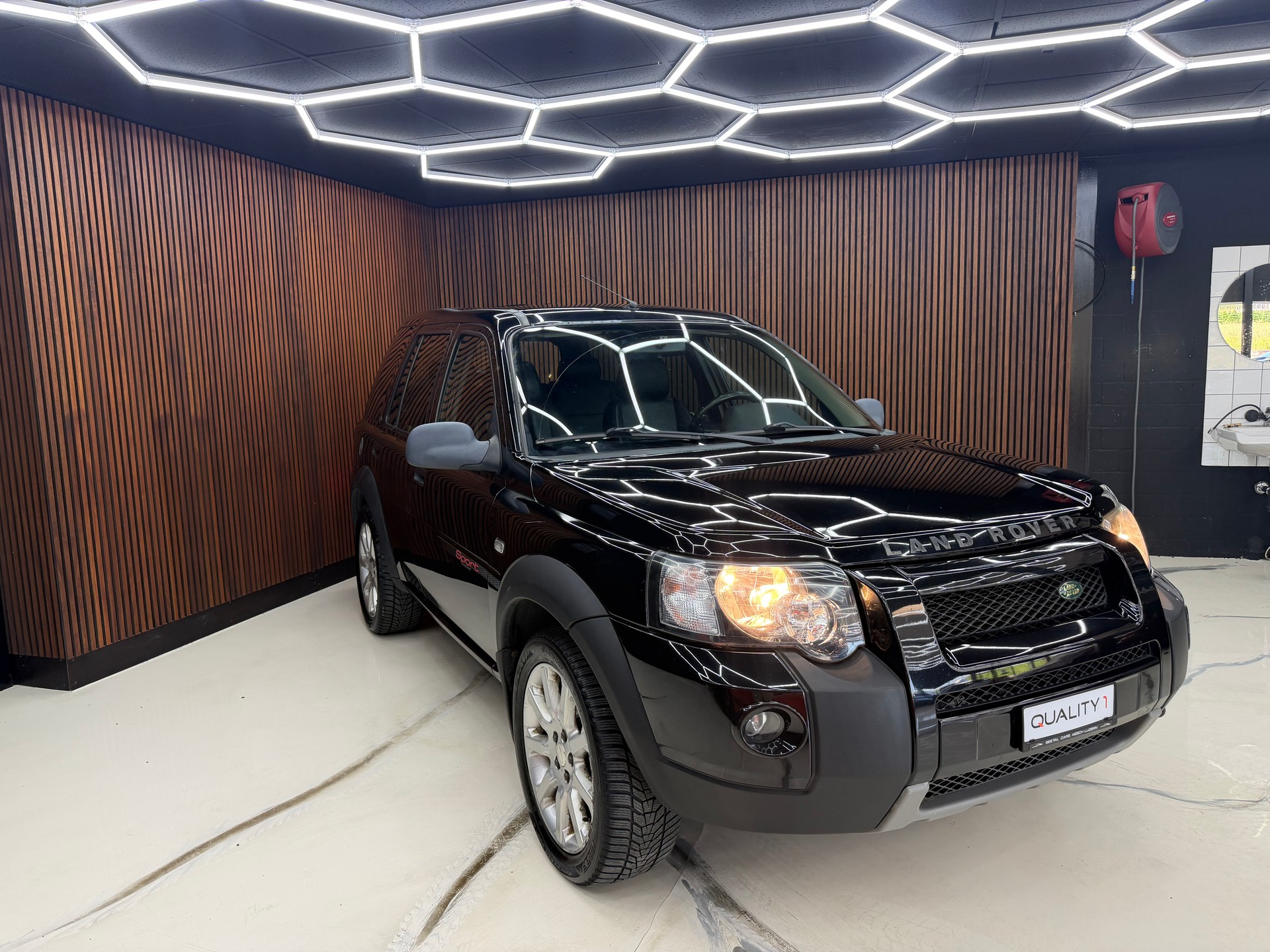LAND ROVER Freelander 2.5 V6 Sport Wagon-image-2