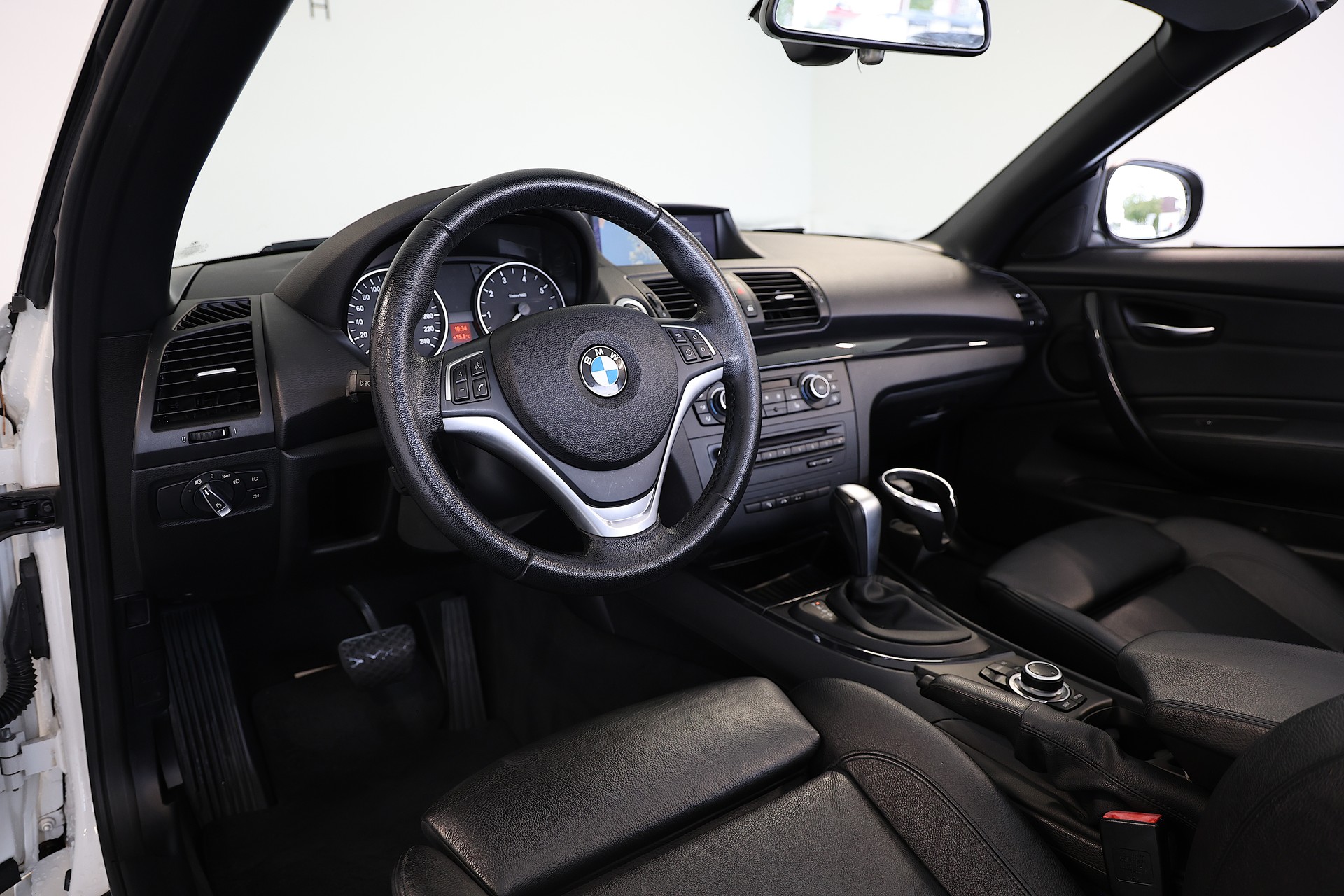 BMW 118i Cabrio *Automat* *MFK bis 12.2027*-image-8