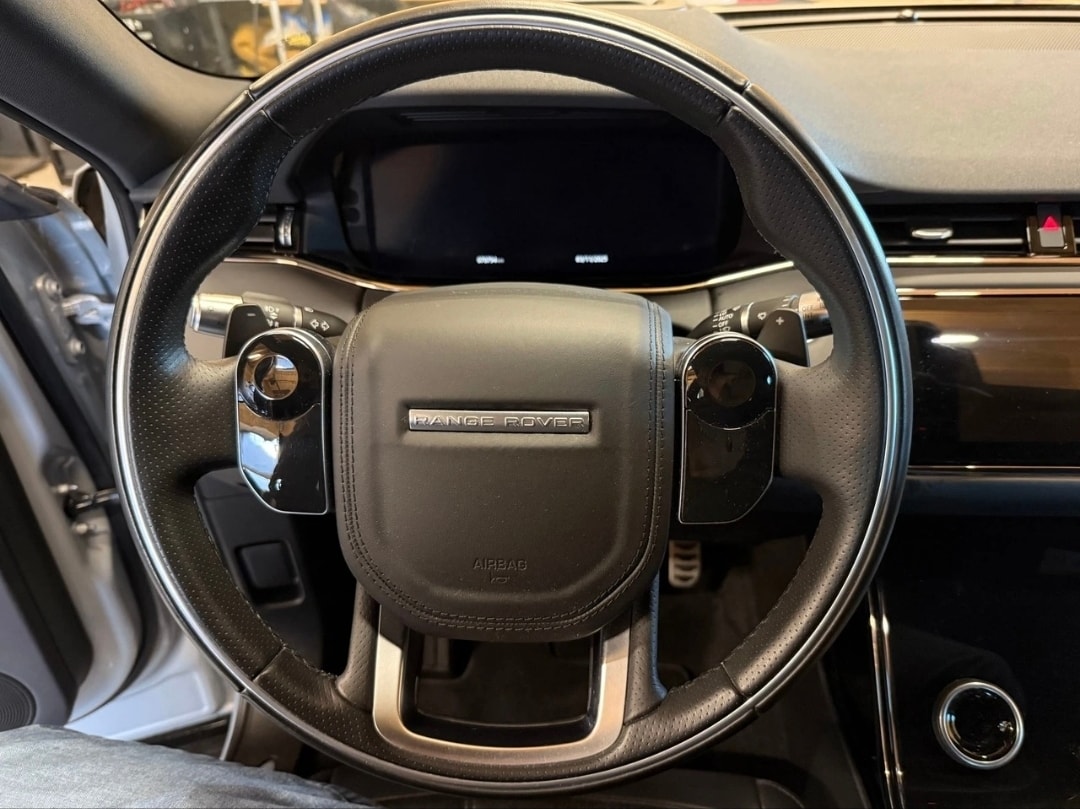 LAND ROVER Range Rover Evoque R-Dynamic P 300 HSE AT9-image-9